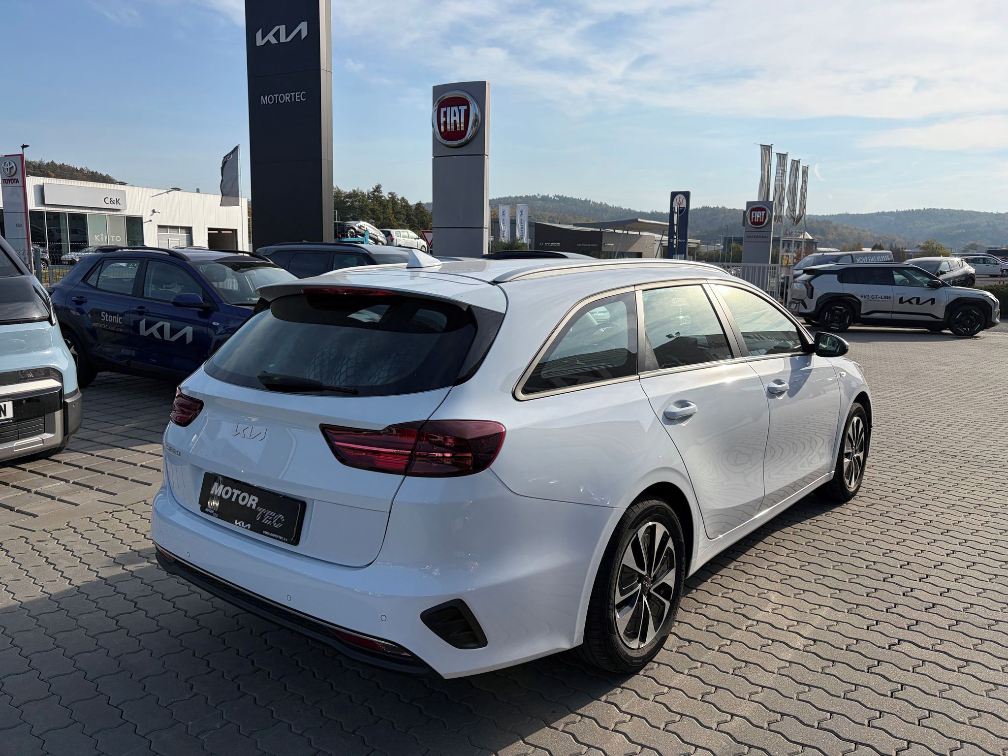 Kia Cee´d, 1.5 T-GDi SW 7DCT SPIN - fotka 3