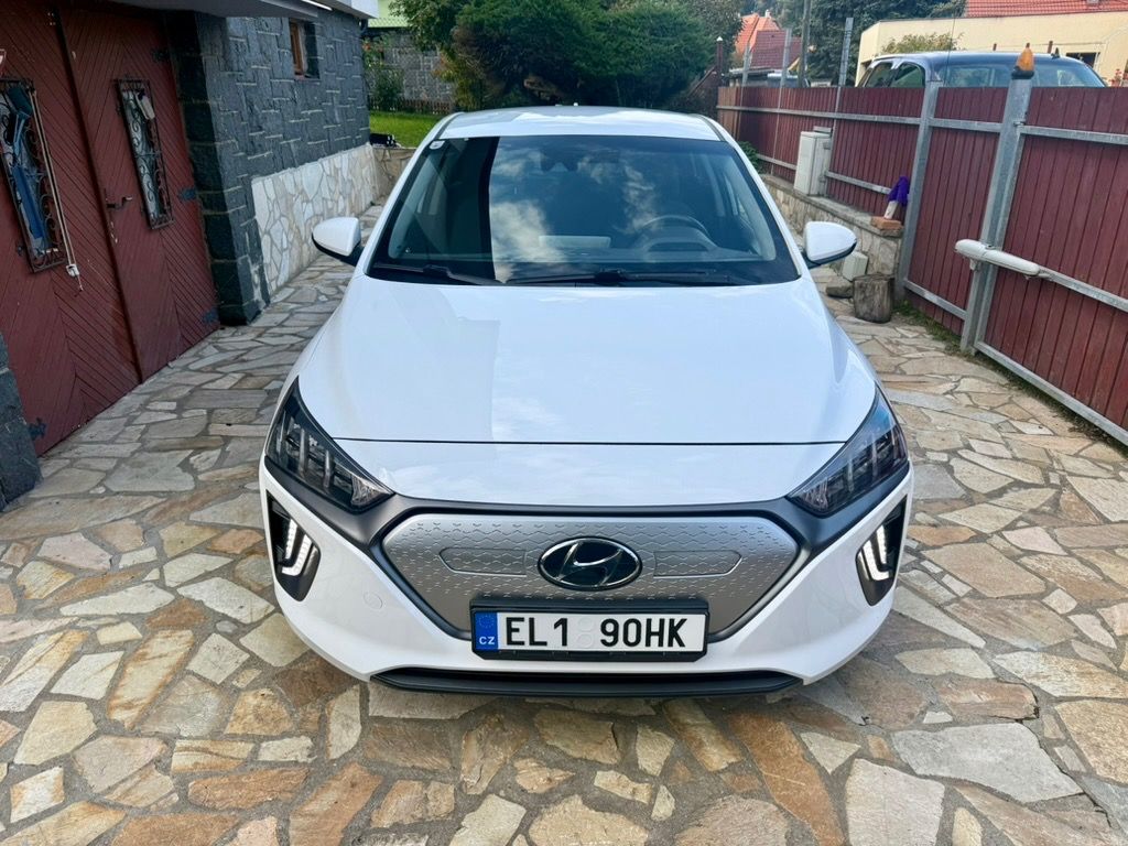 Hyundai Ioniq - fotka 2