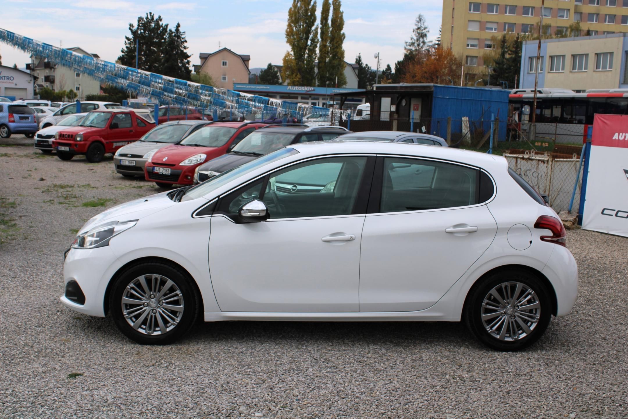Peugeot 208, 1.2i 1.MAJITEL KLIMA TEMPOMAT - fotka 4