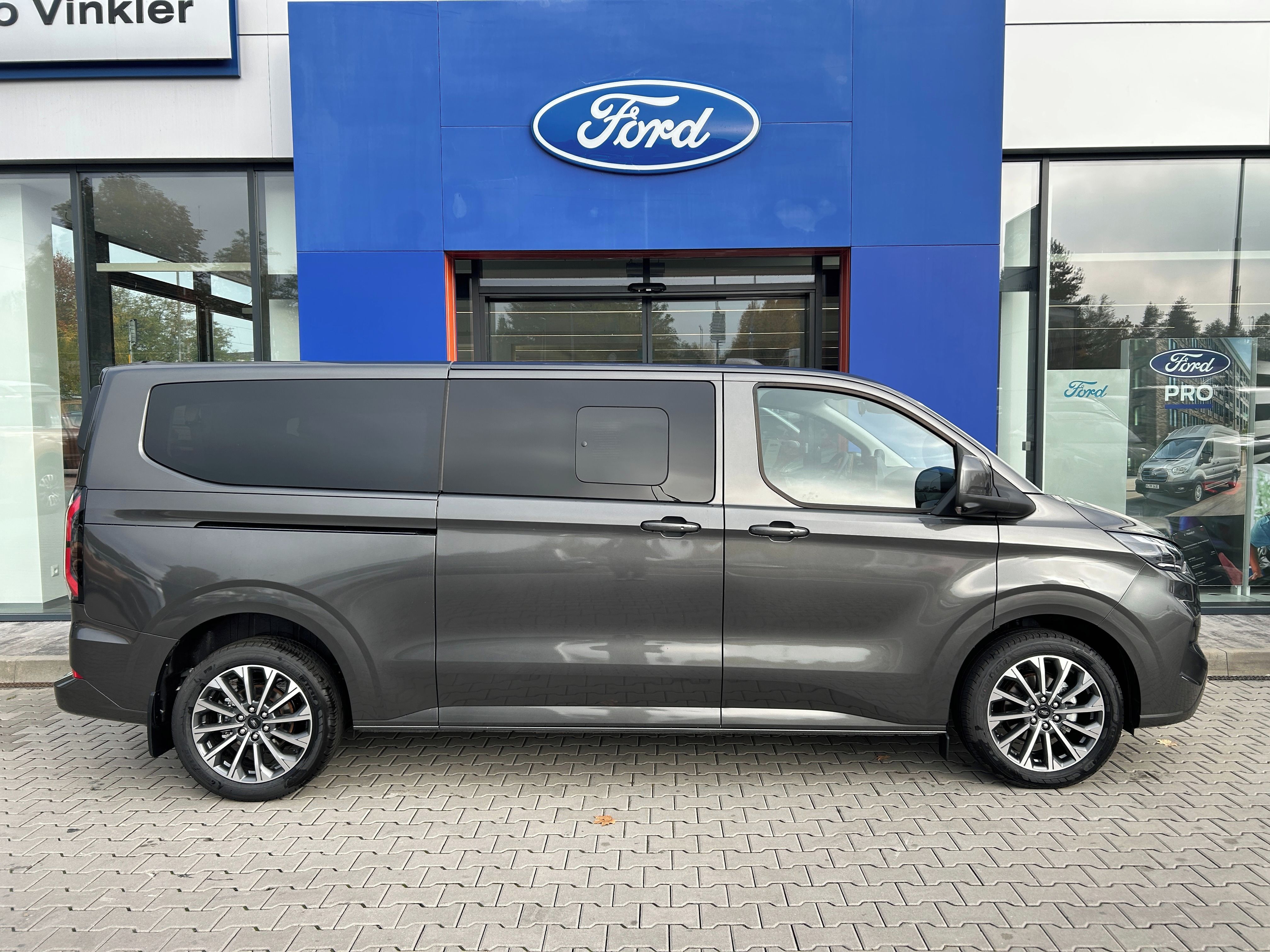 Ford Tourneo Custom, Titanium X L2 2.0EcoBlue 125kW - fotka 4