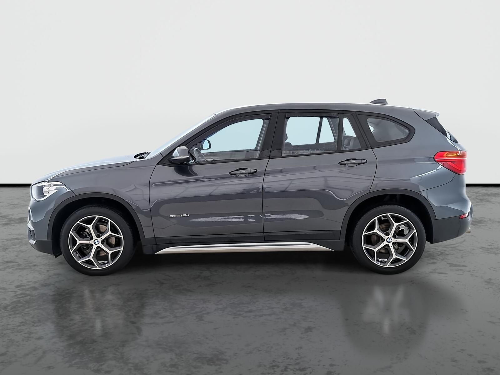 BMW X1, sDrive18d, Automat, Serv.kniha - fotka 3