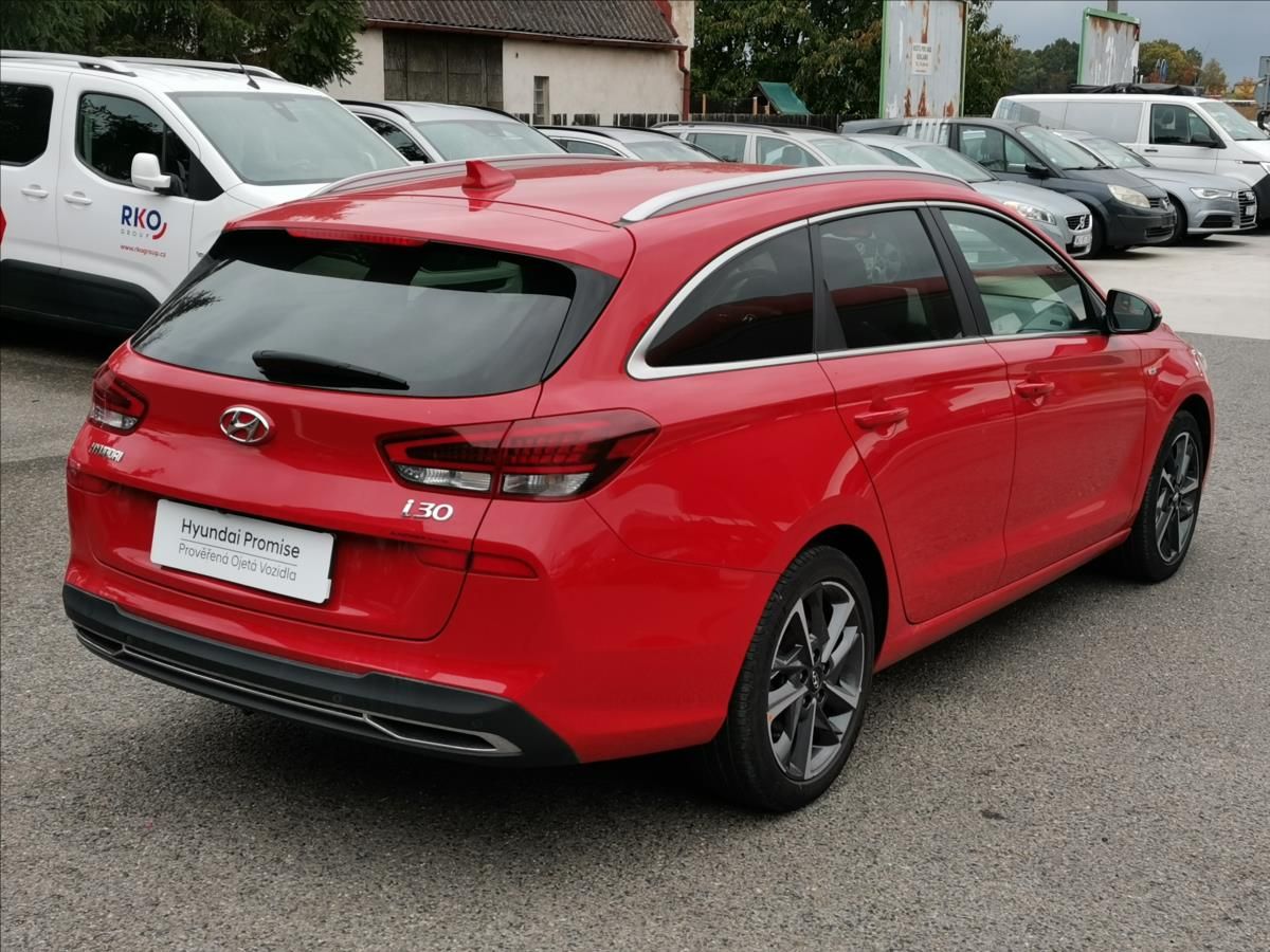 Hyundai i30, 1,5 T-GDI Smart kombi DCT - fotka 4