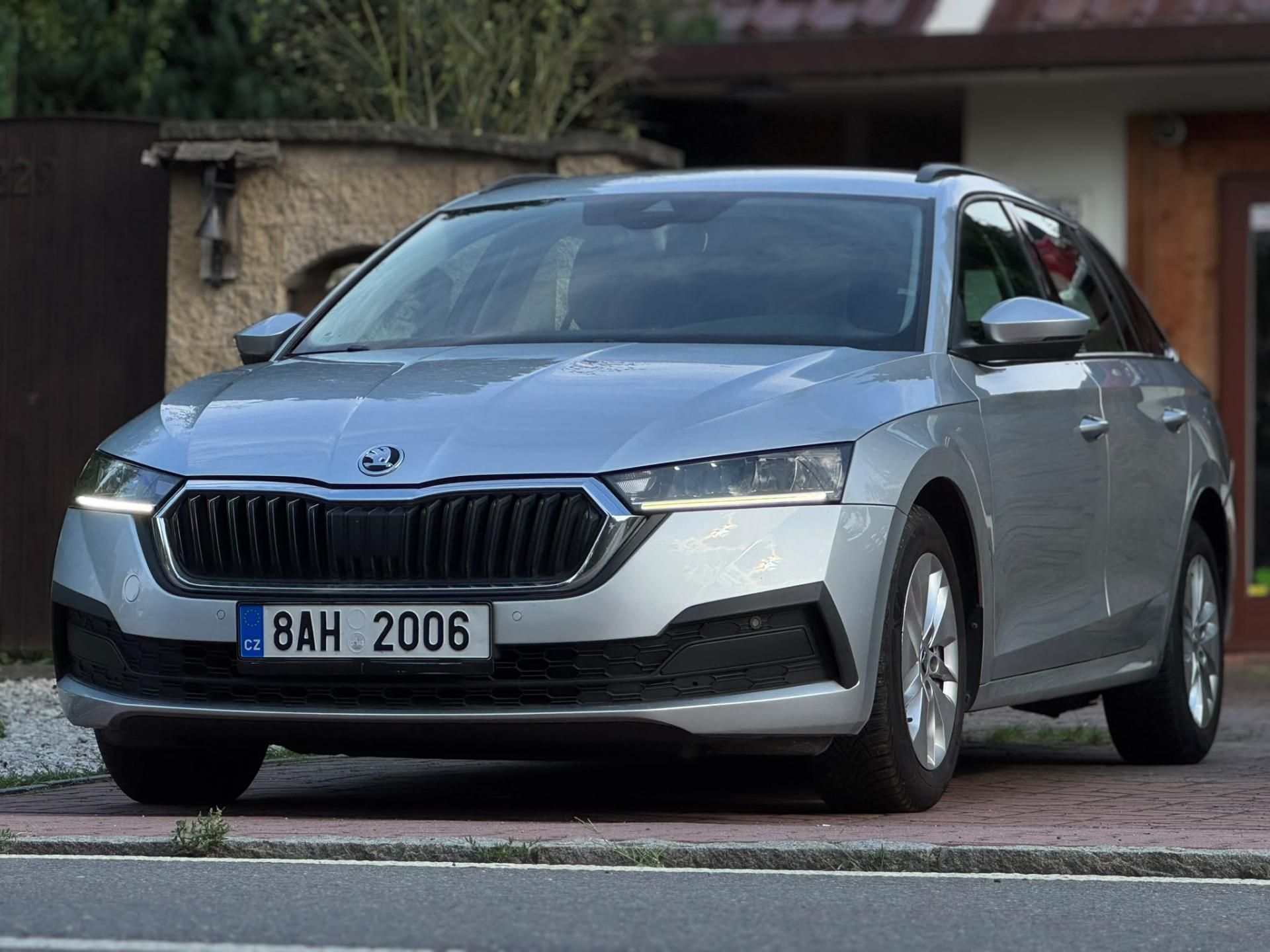 Škoda Octavia, 2.0TDi 1.MAJ. ČR DPH SERVISKA - fotka 3