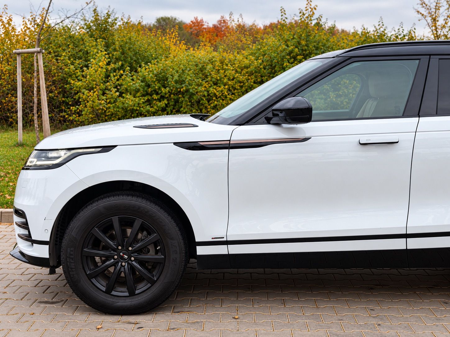 Land Rover Range Rover Velar, VELAR R-dynamic CZ TOP Výbava - fotka 5