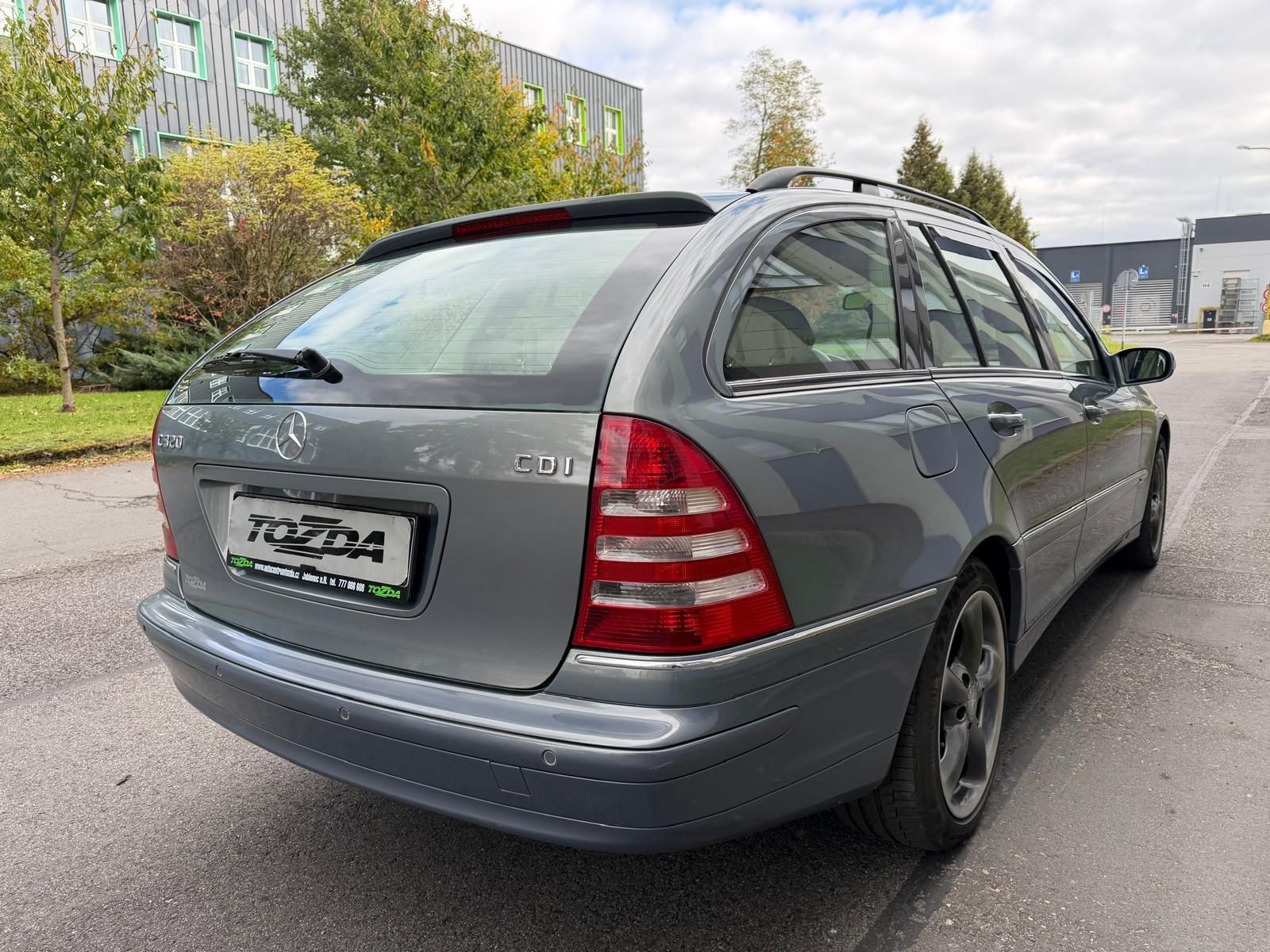 Mercedes-Benz Třídy C, 320 3,0 CDi Elegance - fotka 5