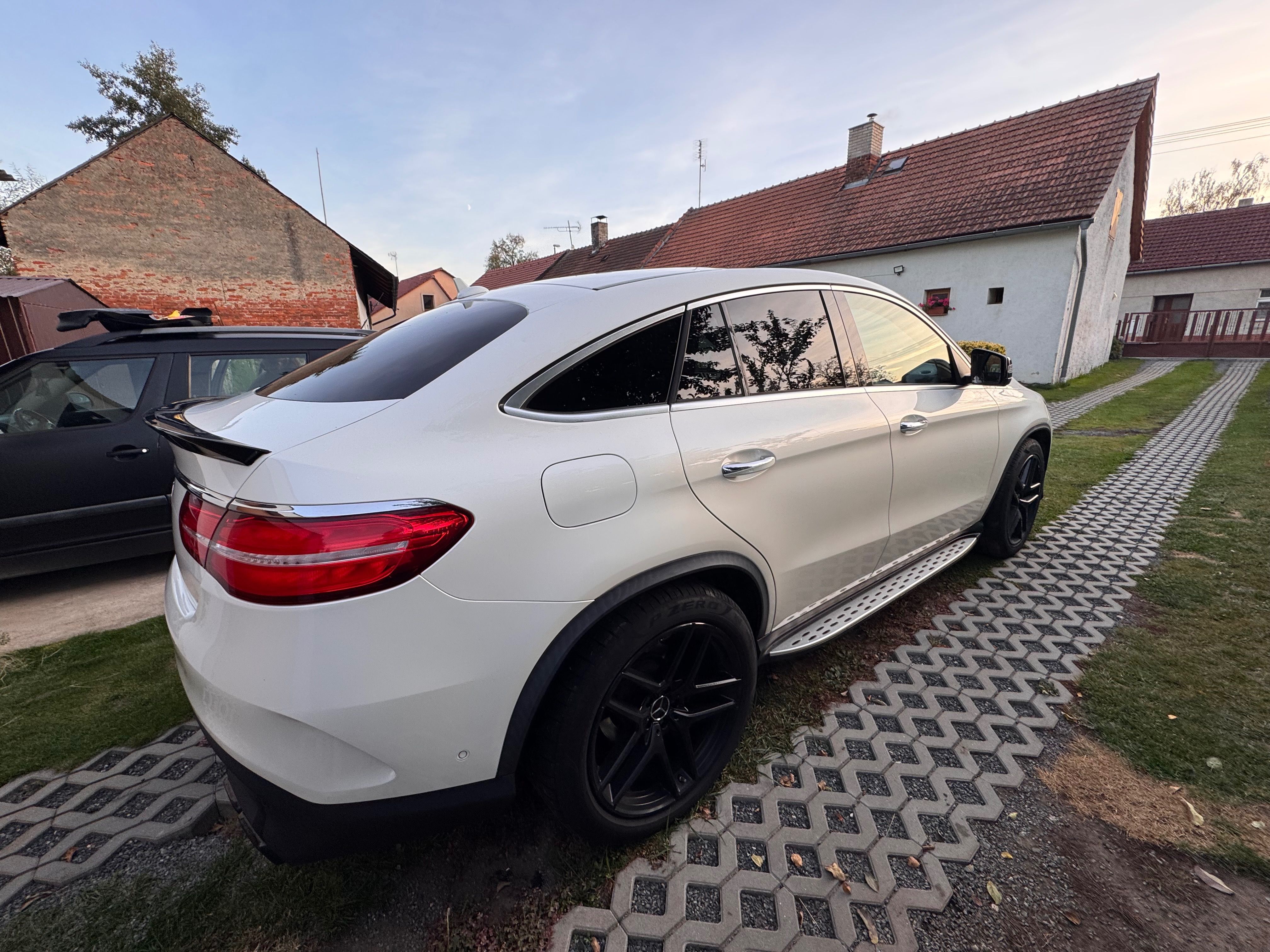 Mercedes-Benz GLE, Mercedes - Benz, GLE 350D - fotka 4