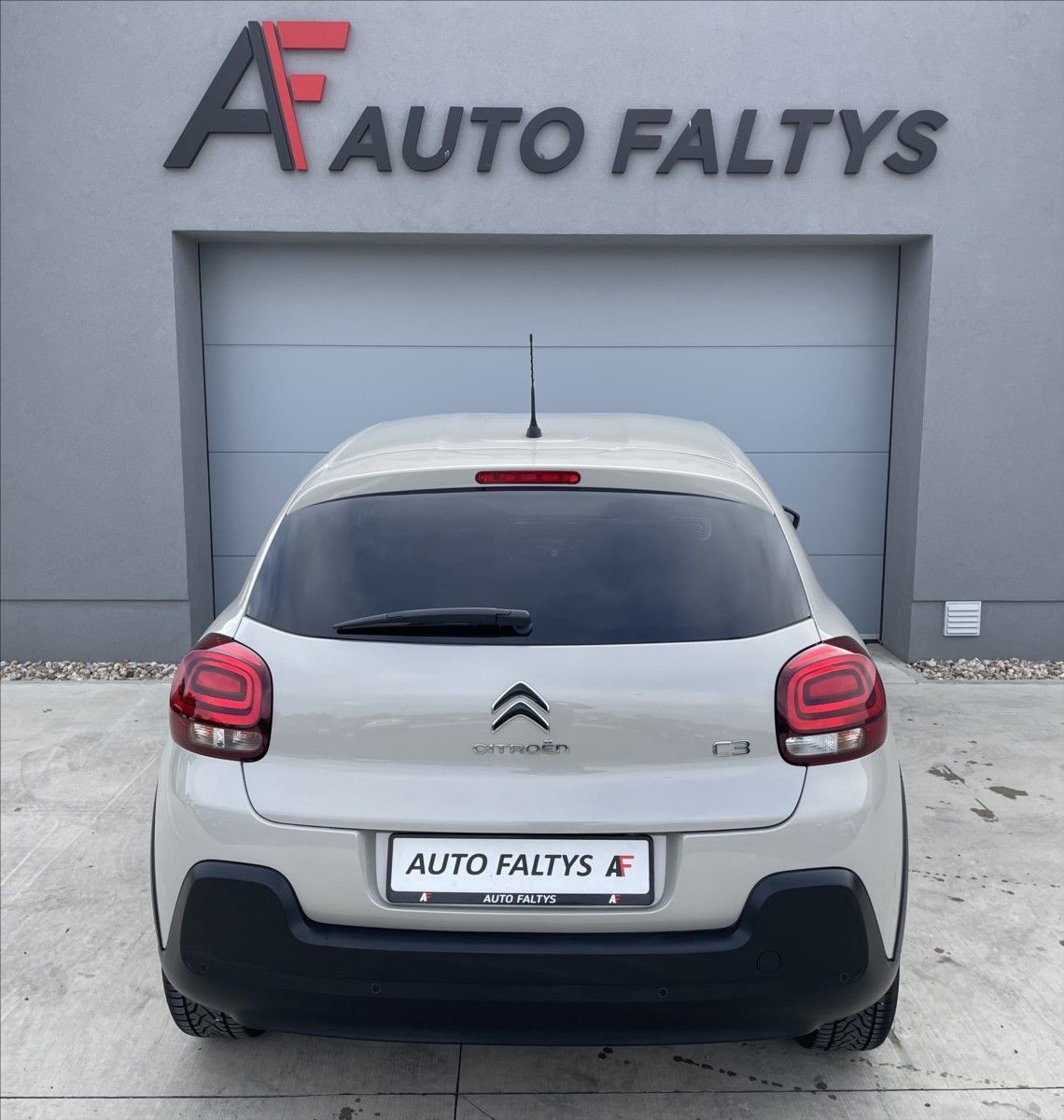 Citroën C3, 1,2 i 61KW ČR.1.MAJITEL - fotka 4