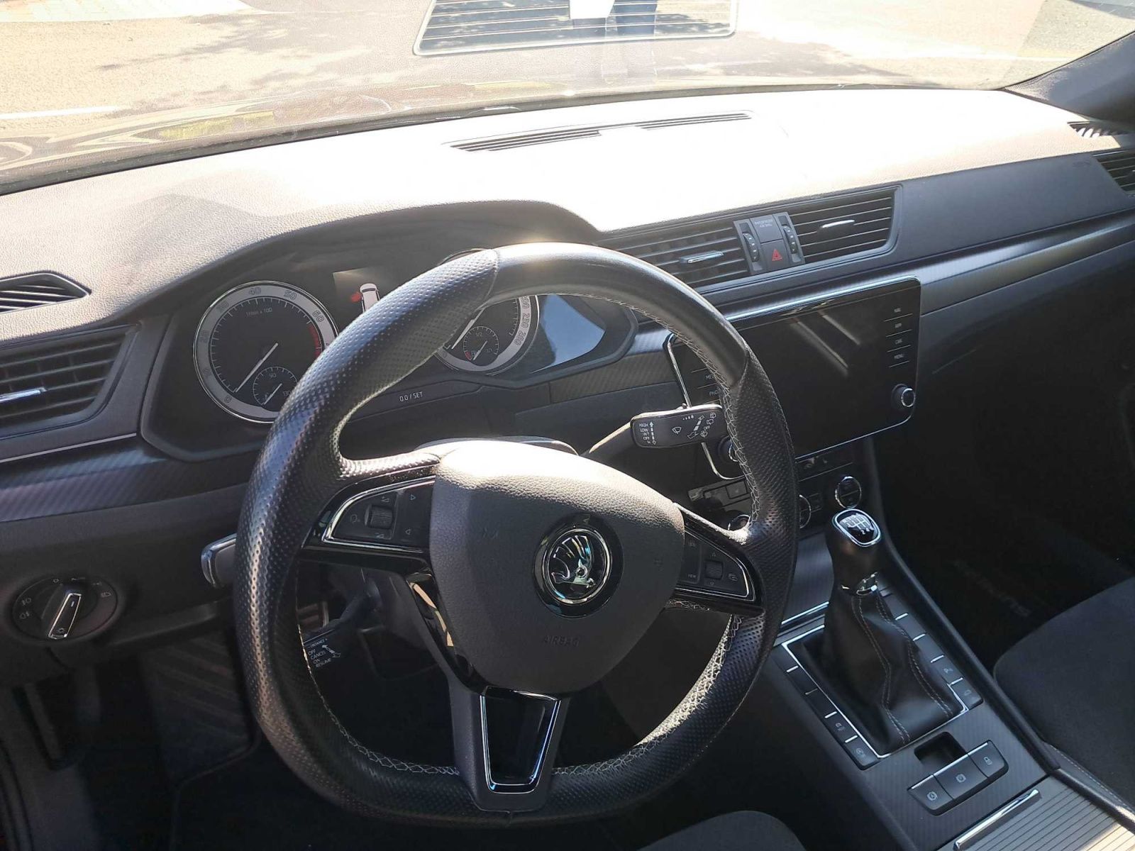 Škoda Superb, 1.5 TSI, Sportline, Serv.kniha - fotka 3