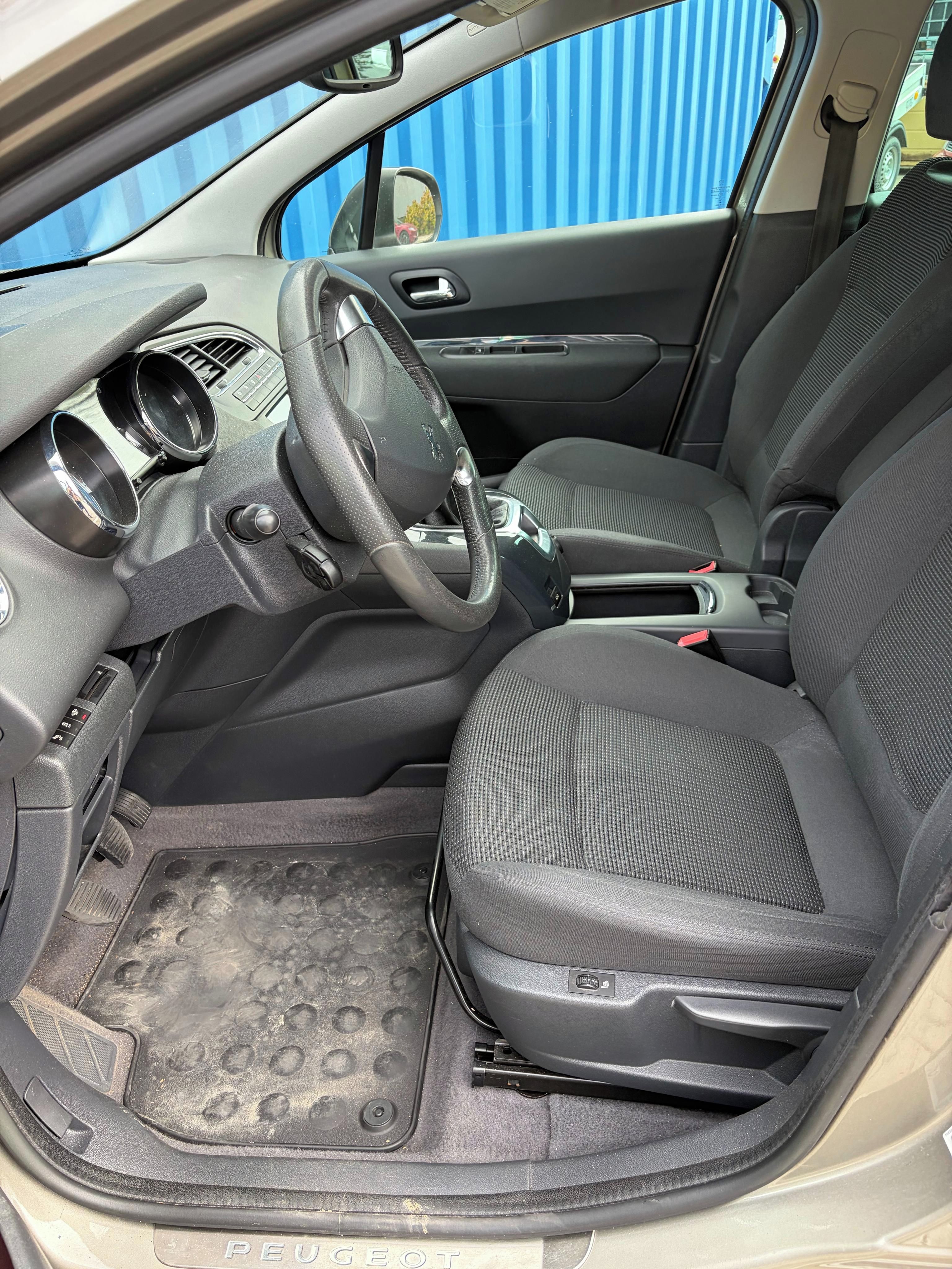 Peugeot 5008 - fotka 2