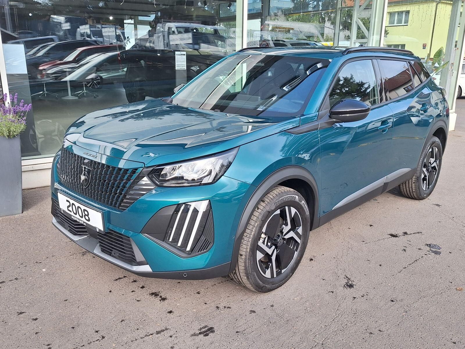 Peugeot 2008, ALLURE Hybrid 145 e-DCS6