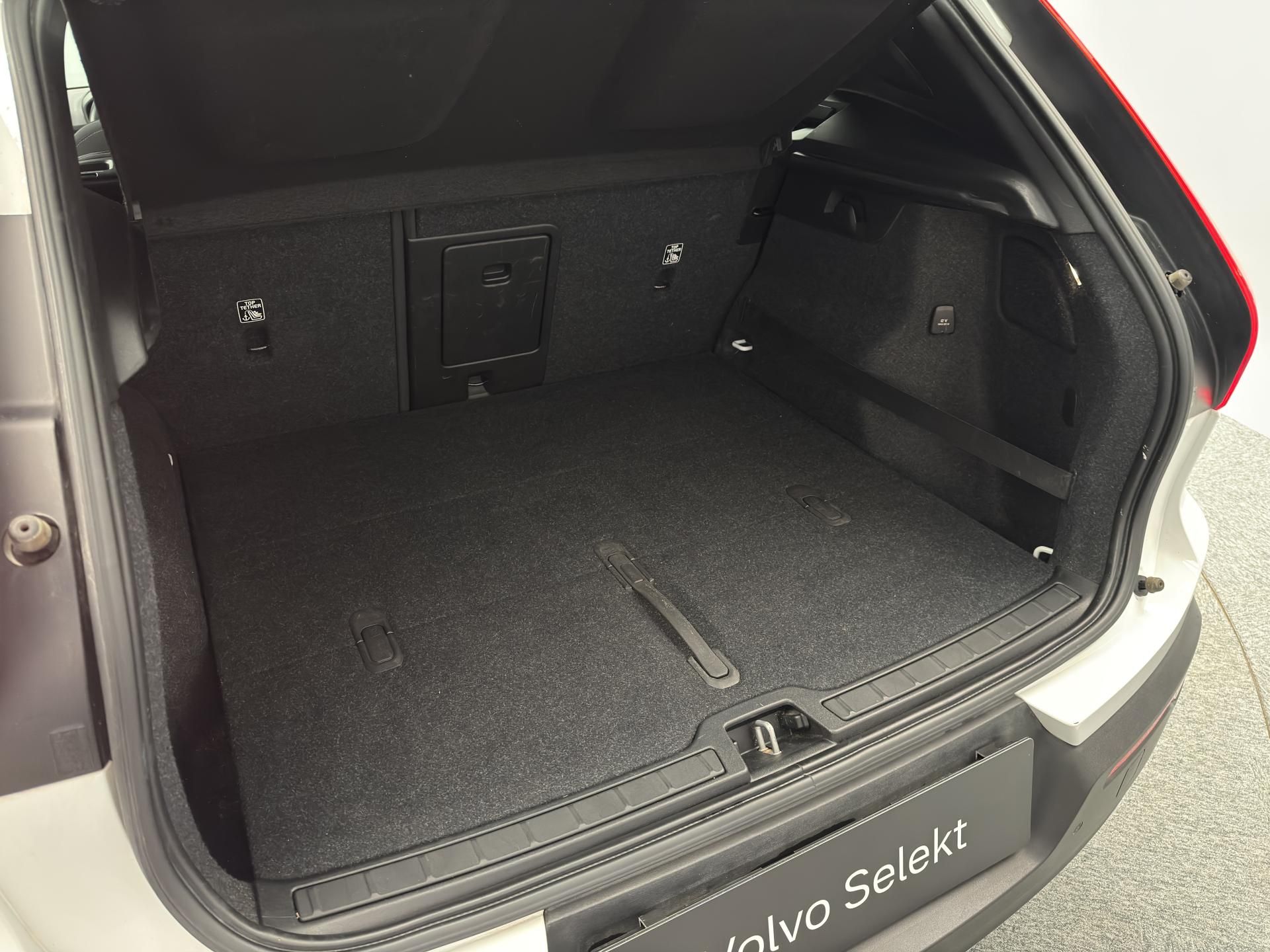 Volvo XC40, D3 MOMENTUM AUT - fotka 5