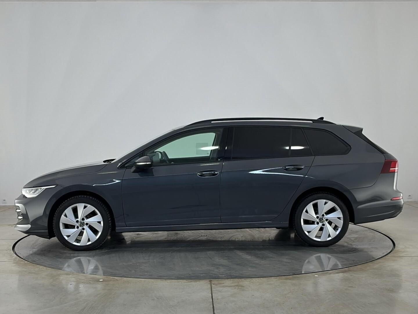 Volkswagen Golf, 1.5 eTSi / 85 kW Life DSG - fotka 3