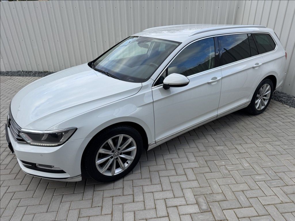 Volkswagen Passat, 2,0 TDI HIGHLINE DPH 1.maj ČR - fotka 5