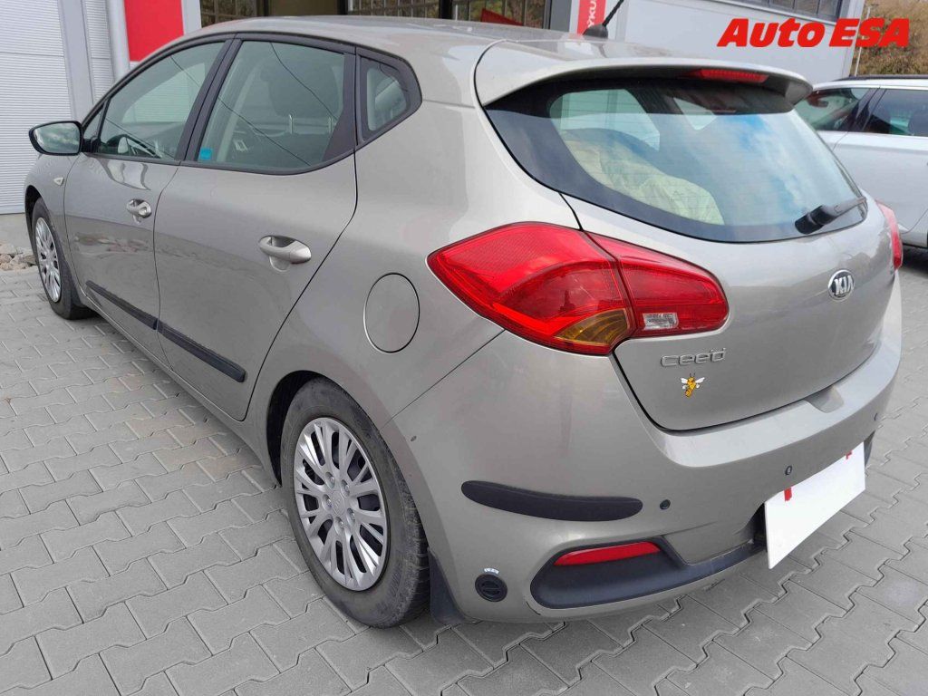 Kia Cee´d, 1.4i - fotka 2