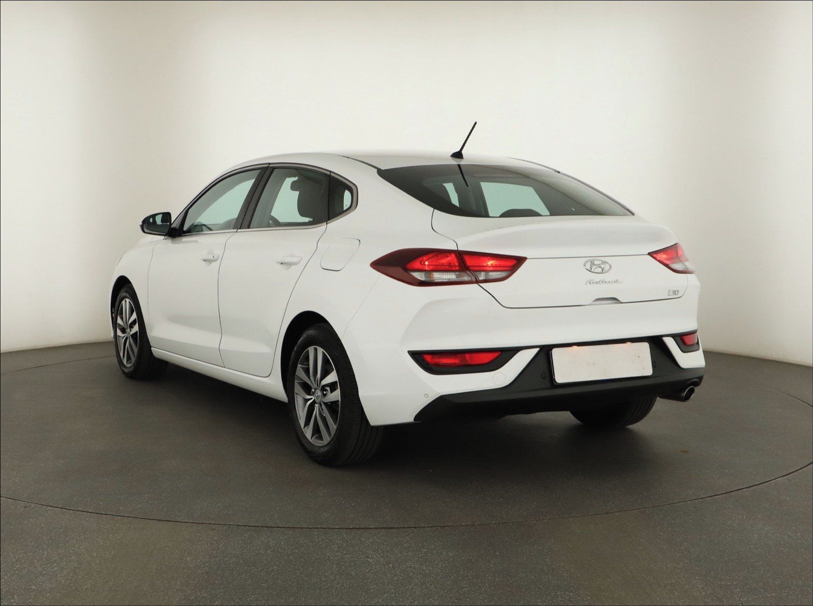 Hyundai i30, 1.6 CRDi, Klima, Tempomat - fotka 4