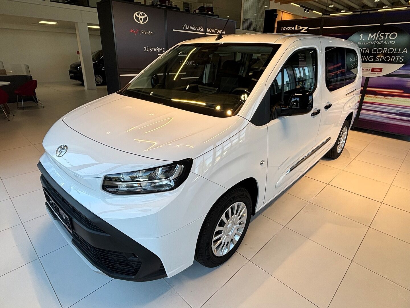 Toyota Proace City Verso, 1,2 Business LWB + Mobility - fotka 3