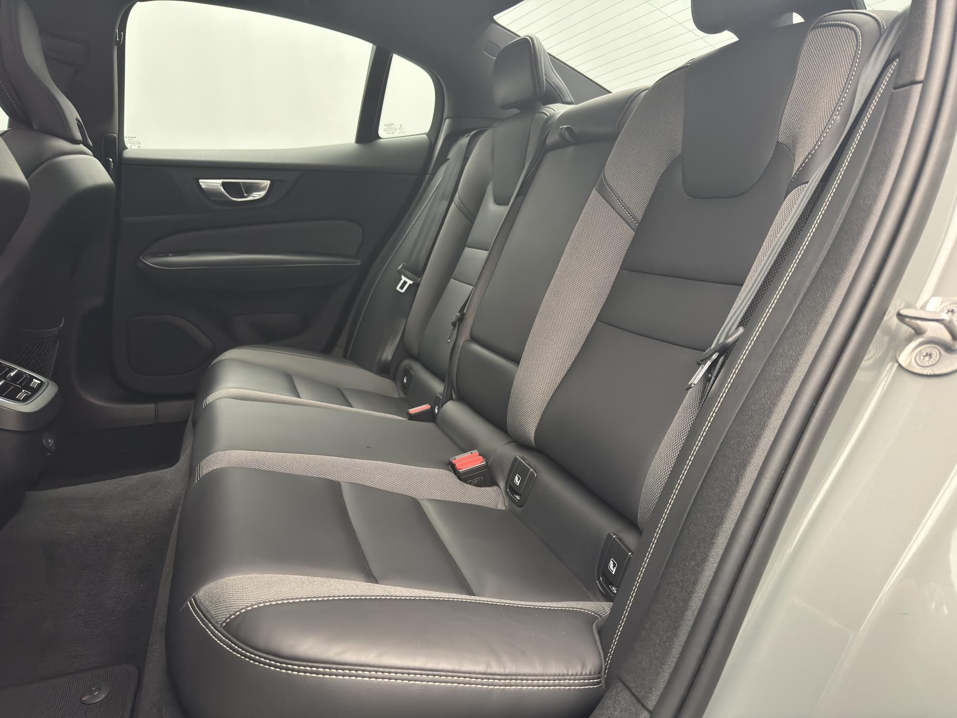 Volvo S60, B5 AWD ULTIMATE CZ 1.maj - fotka 6