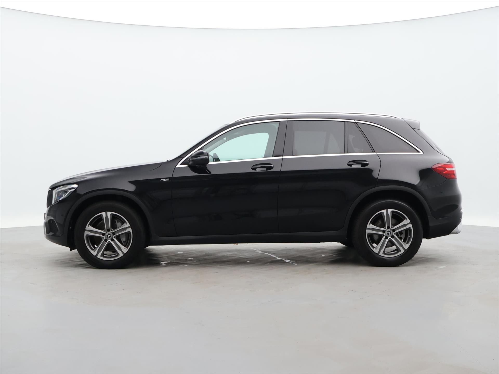 Mercedes-Benz GLC, 2,1 220d 125kW 4MATIC CZ DPH - fotka 4