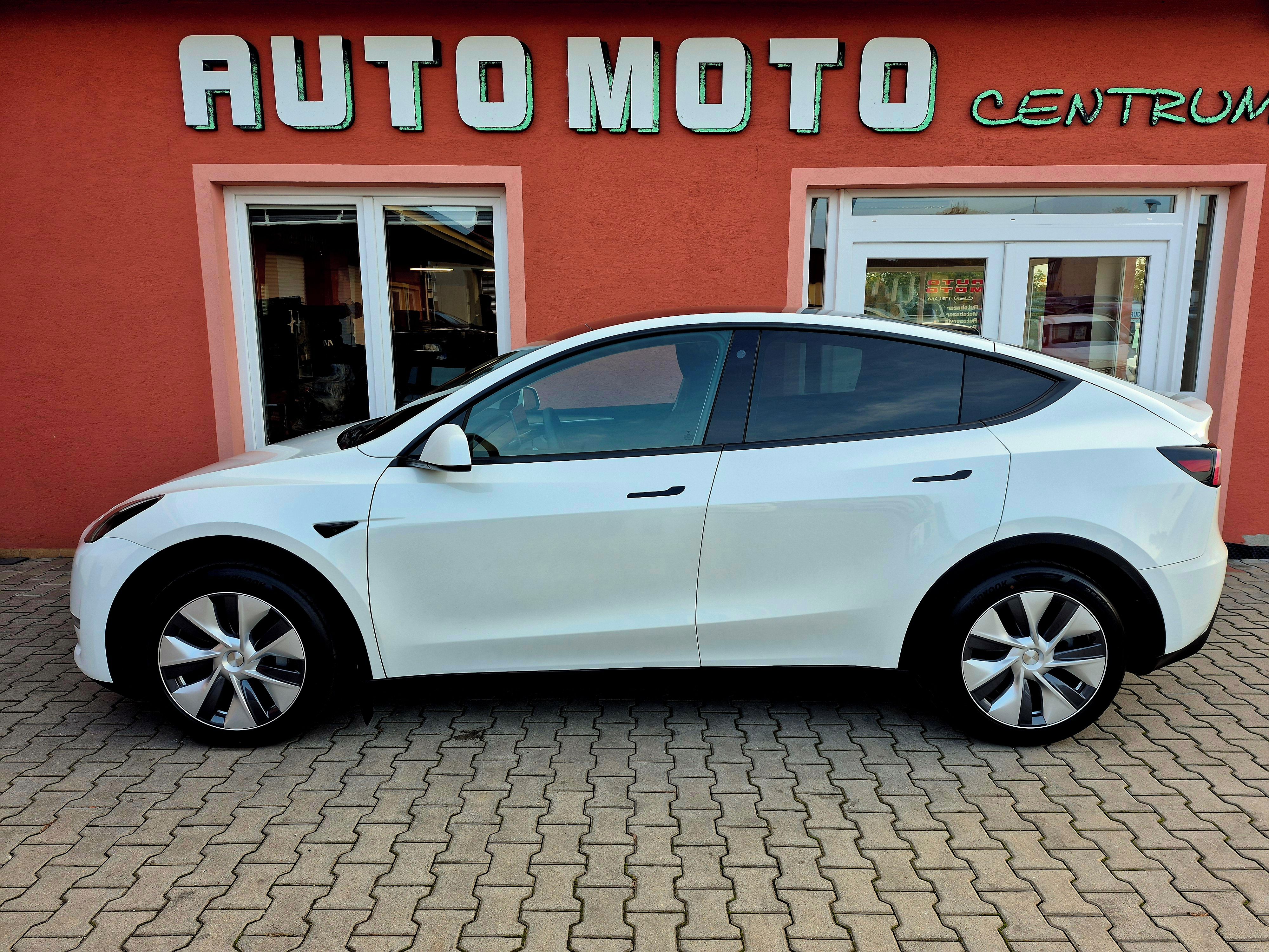 Tesla Model Y, Long R.Dual Motor, Berlín, TAŽ - fotka 2