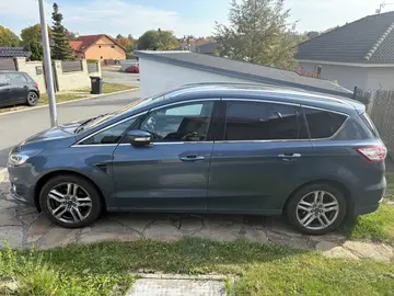 Ford S-MAX, 140kW Titanium, 7 míst, tažné
