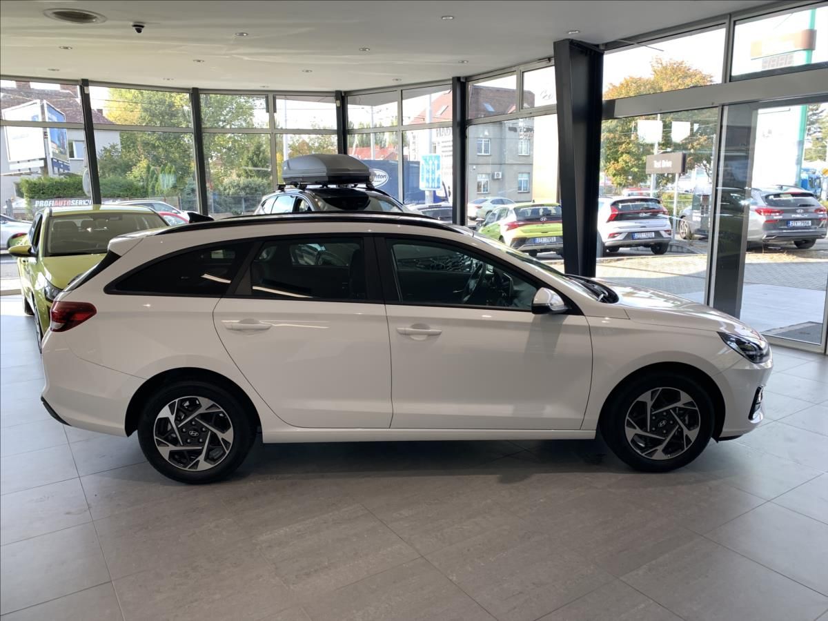 Hyundai i30, 1,0 T-GDI 85 kW MT GO CZECH - fotka 4