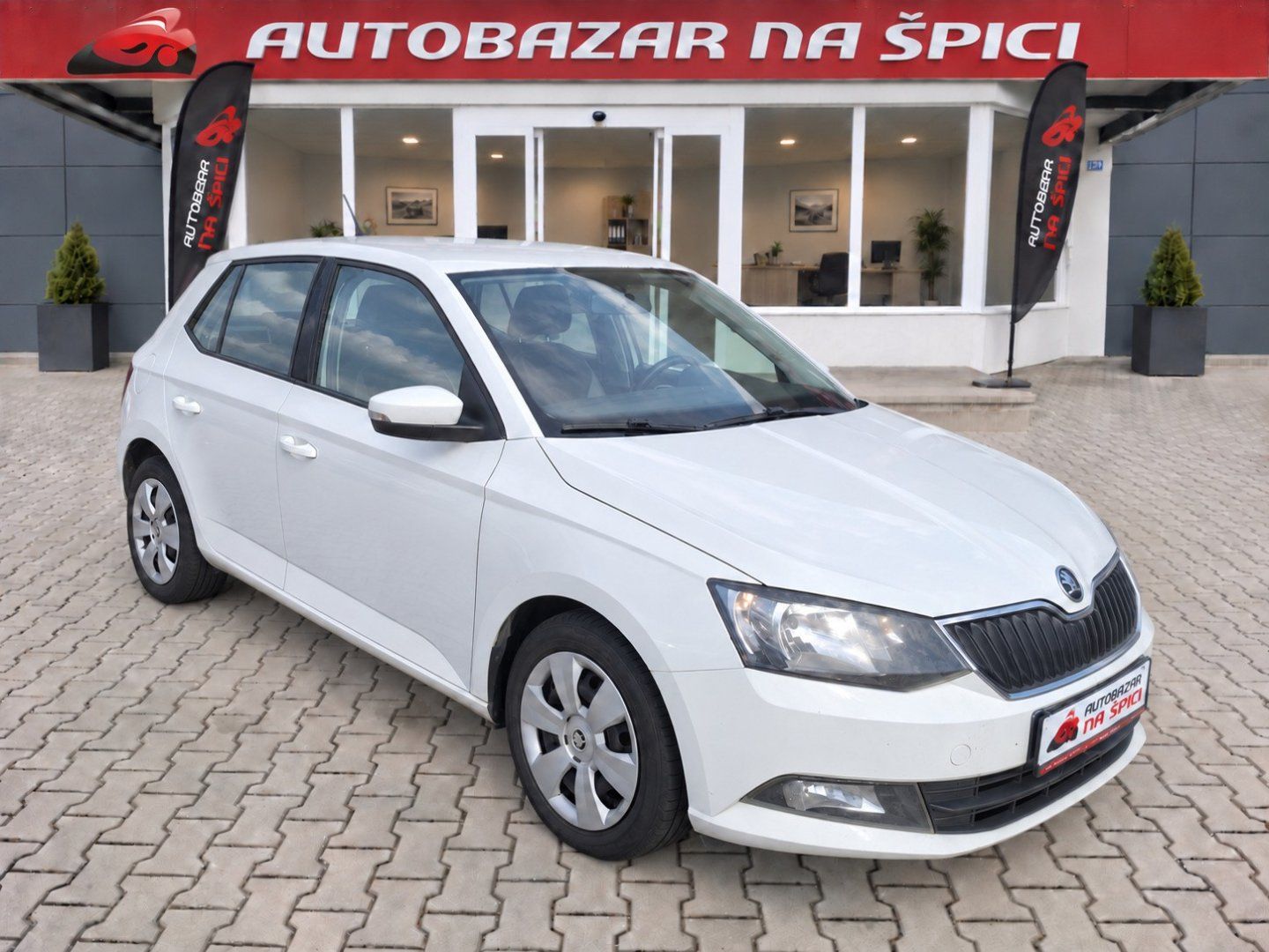 Škoda Fabia, 1.2TSI 66kW -1.MAJITEL - fotka 2
