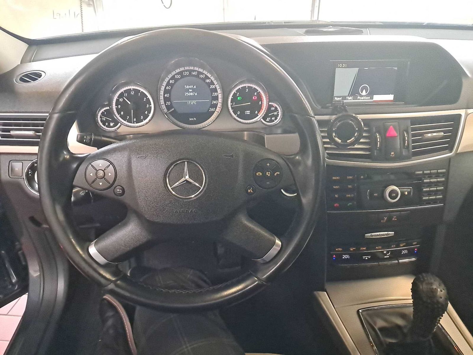 Mercedes-Benz Třídy E, 220 CDI, Avantgarde, Navi - fotka 3