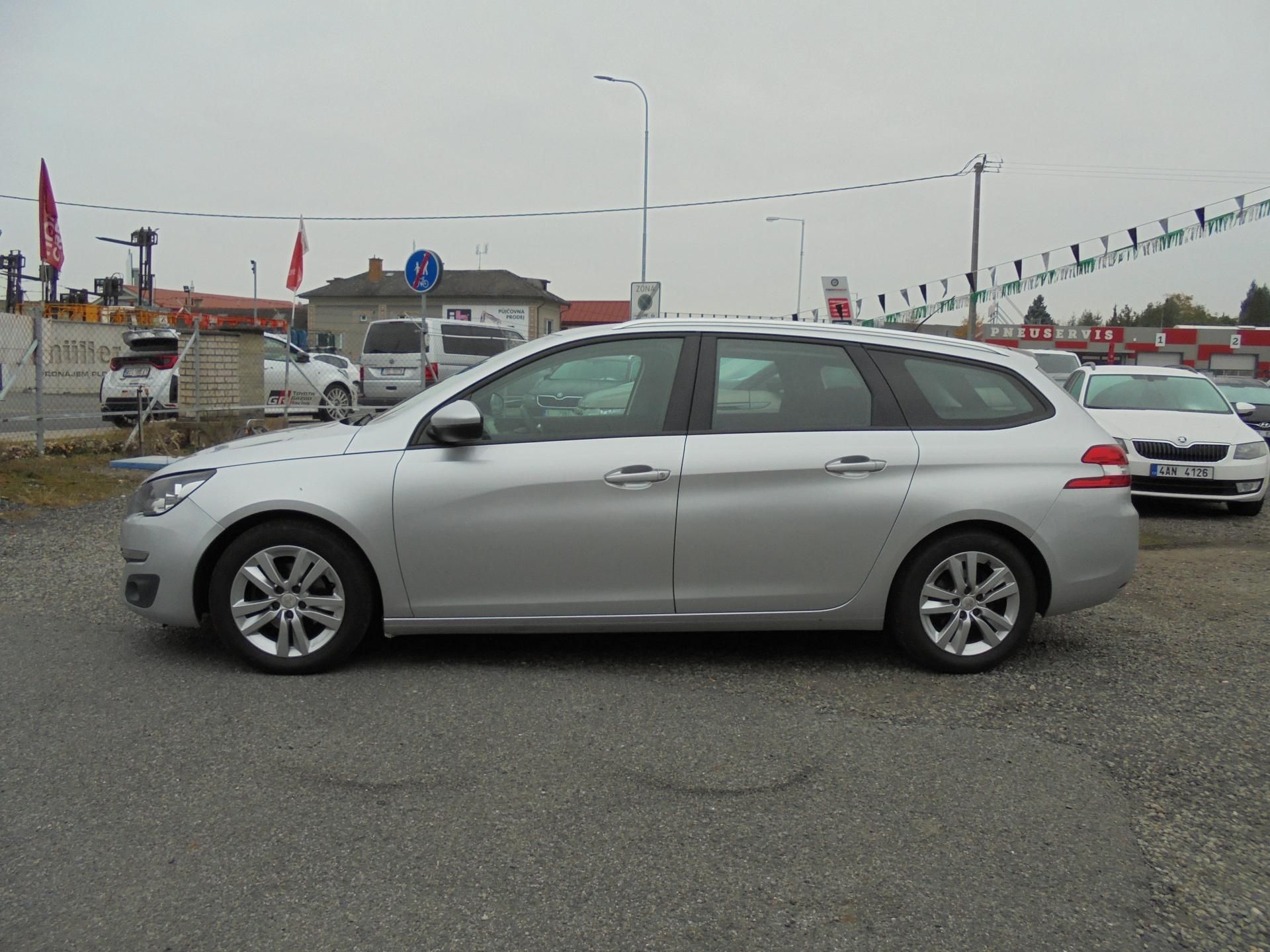 Peugeot 308, 1.6 HDI- NAVIGACE-ČR-SERVISKA - fotka 4