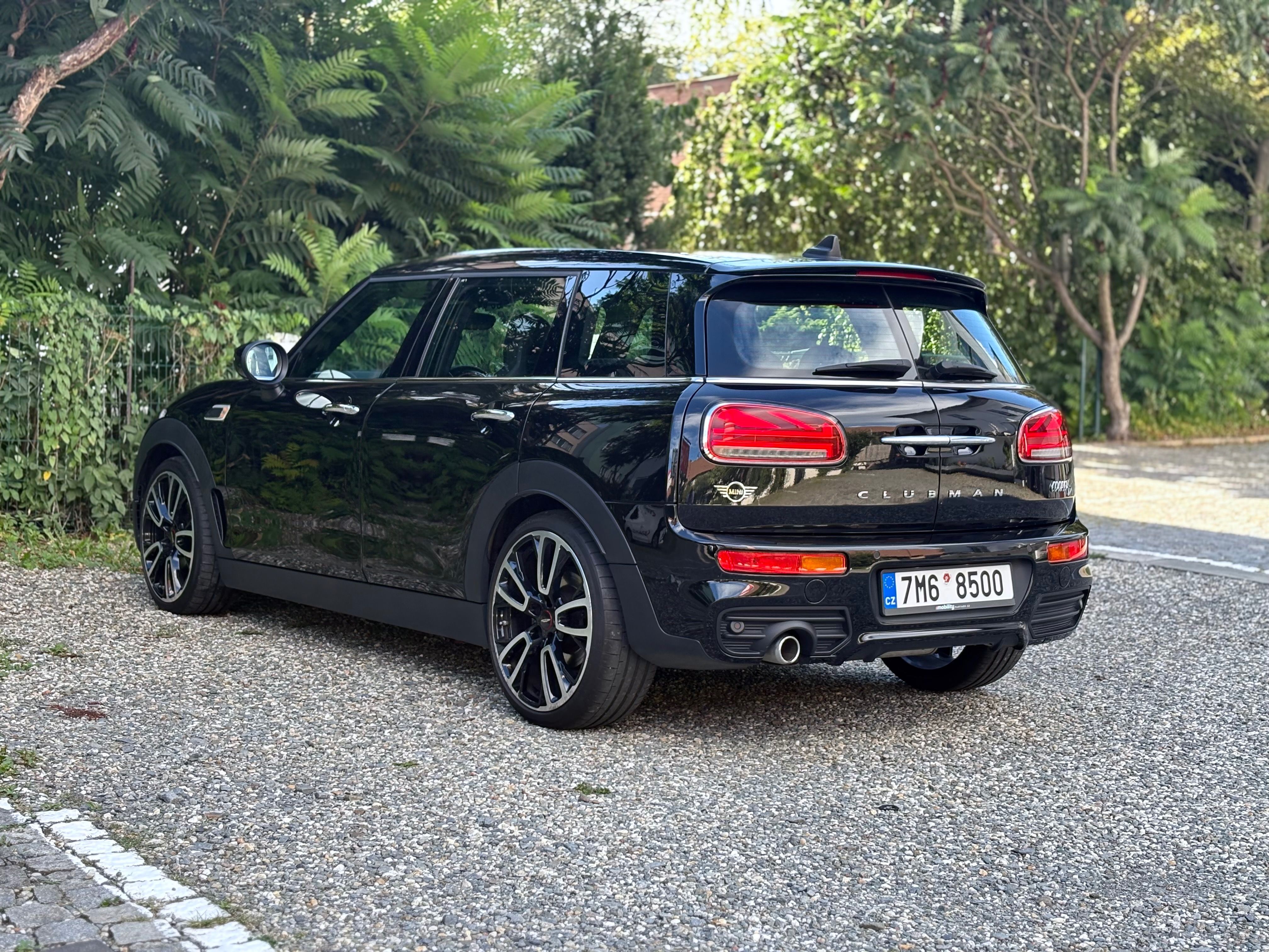 Mini Clubman, Cooper 2.0d 110kW AT, JCWpaket - fotka 2