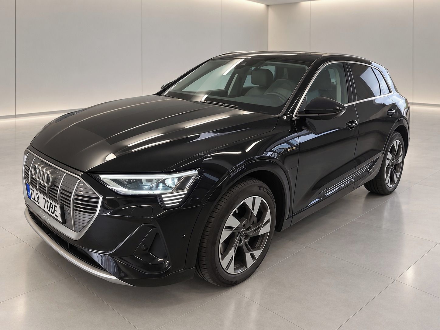 Audi e-tron, 55 S-Line Masáže Nový motor