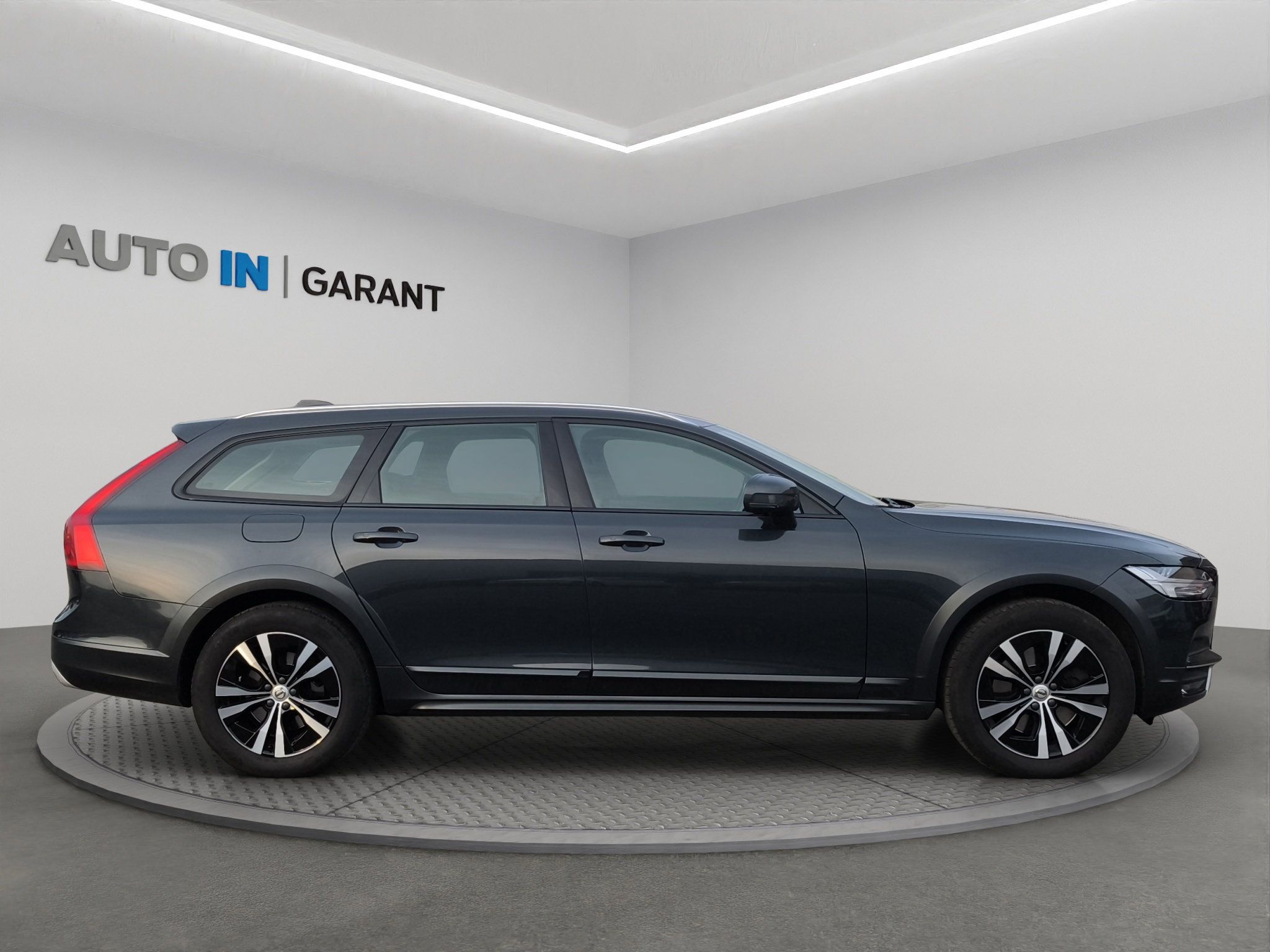 Volvo V90, CROSS COUNTRY D4 4x4 2.0 - fotka 4