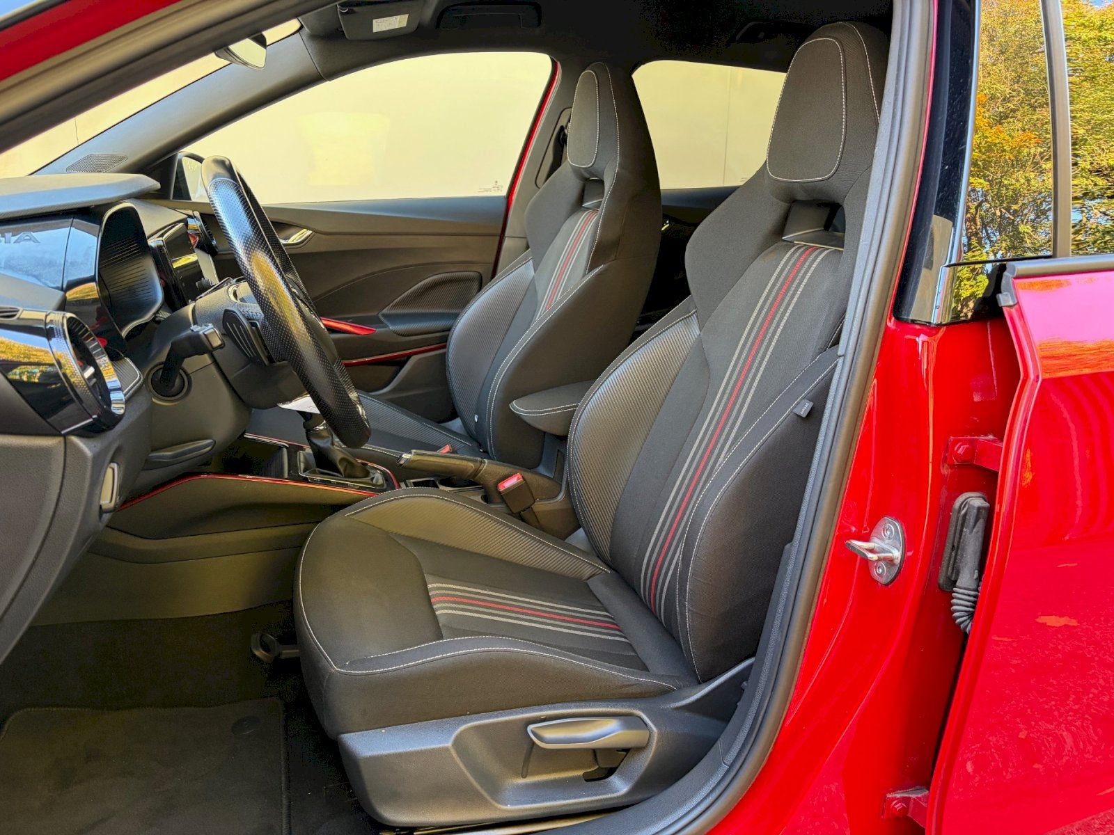 Škoda Fabia, 1.0 TSI 81kW Monte Carlo 7°DSG - fotka 6