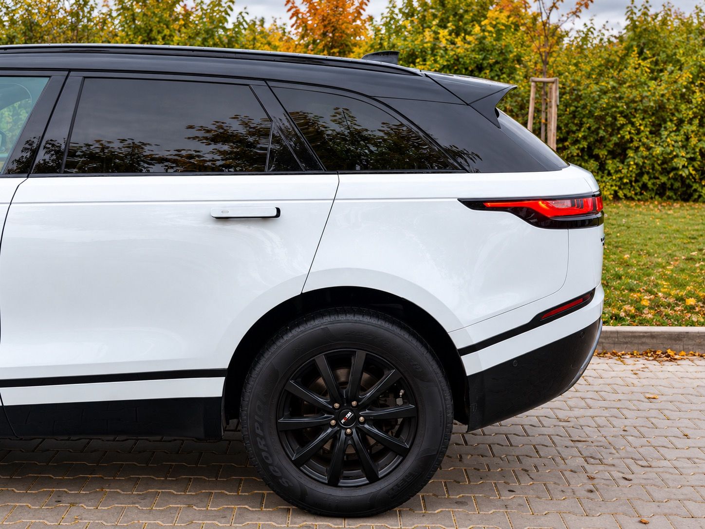 Land Rover Range Rover Velar, VELAR R-dynamic CZ TOP Výbava - fotka 6