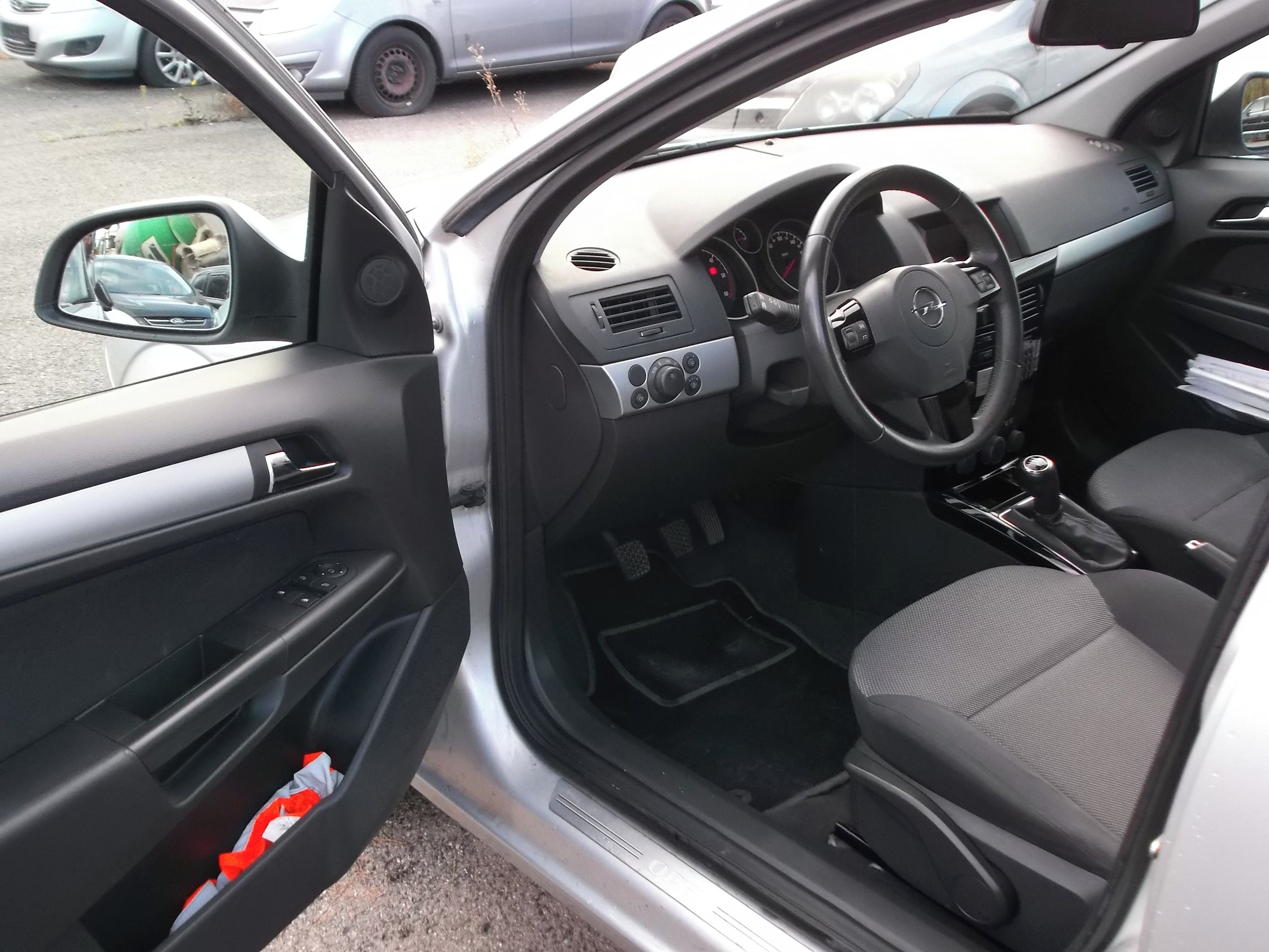 Opel Astra, 1,7 Cdti serviska,poSTK - fotka 6
