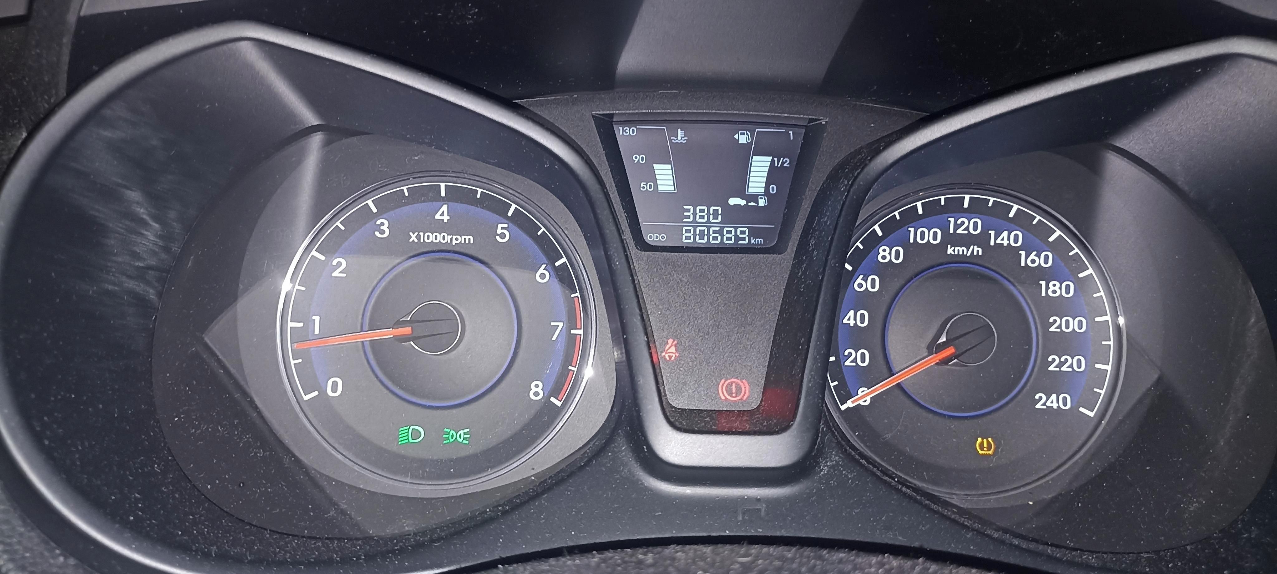 Hyundai ix20, Hyundai ix20 1.4, 66kW, manuál - fotka 3