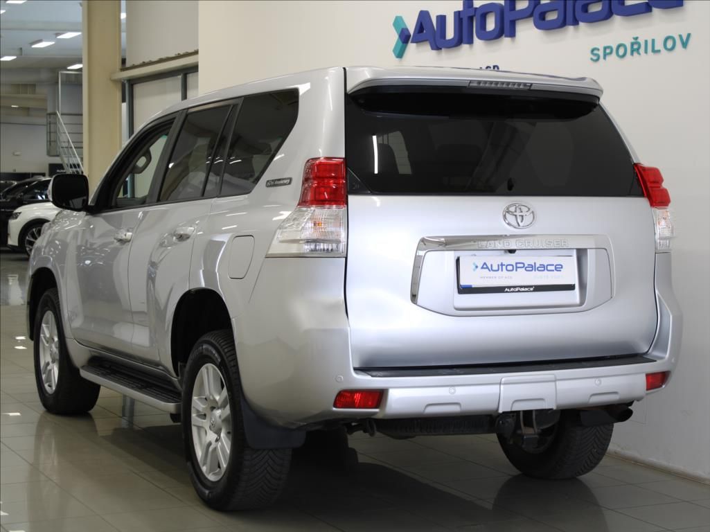 Toyota Land Cruiser, 3,0 D-4D 60th Anniversary ČR - fotka 3