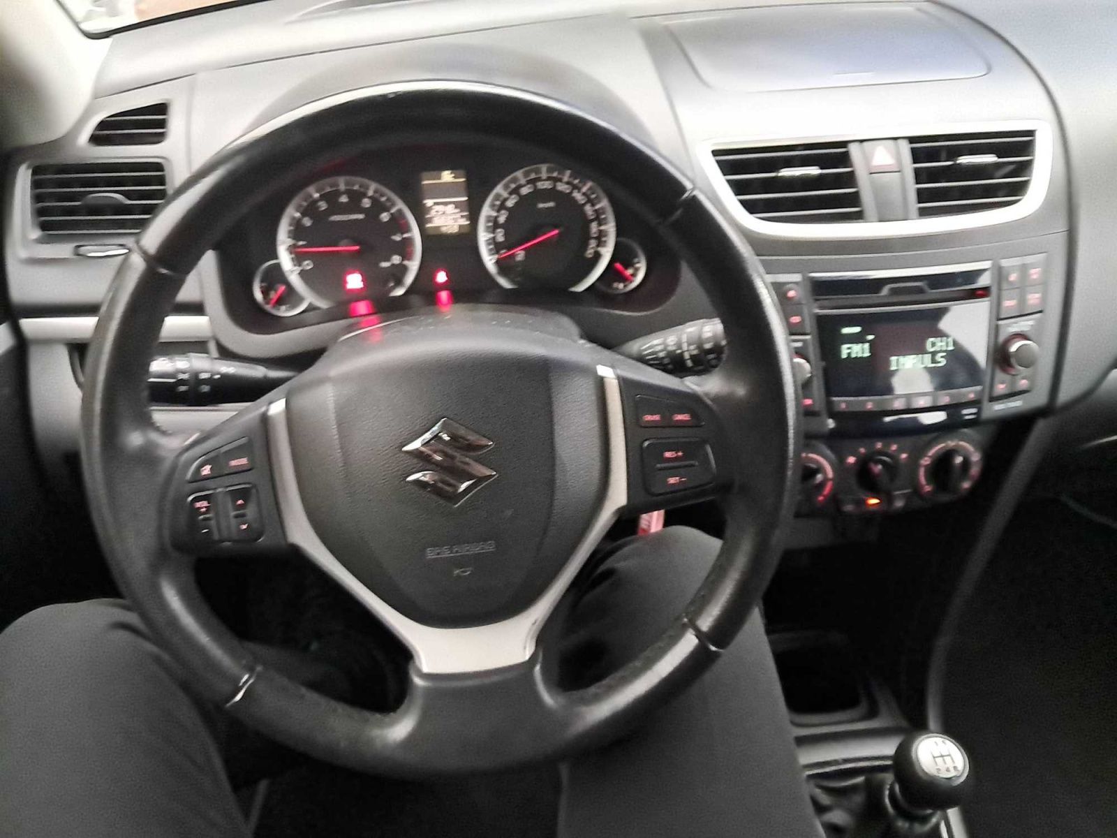 Suzuki Swift, 1.2, Klima, Tempomat, El. okna - fotka 3