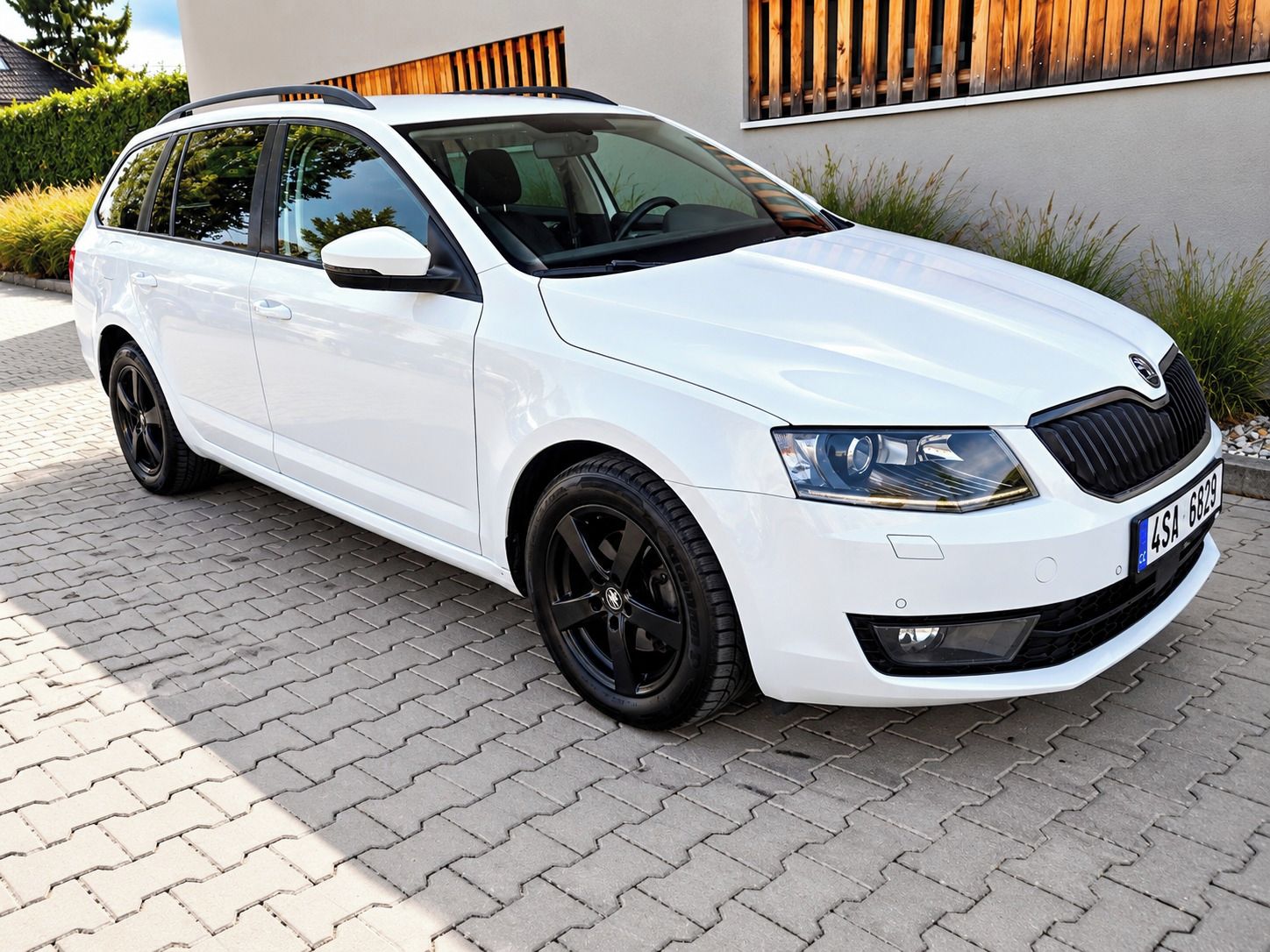 Škoda Octavia, 2.0TDI 110kW STYLE PLUS Bi-xen - fotka 2