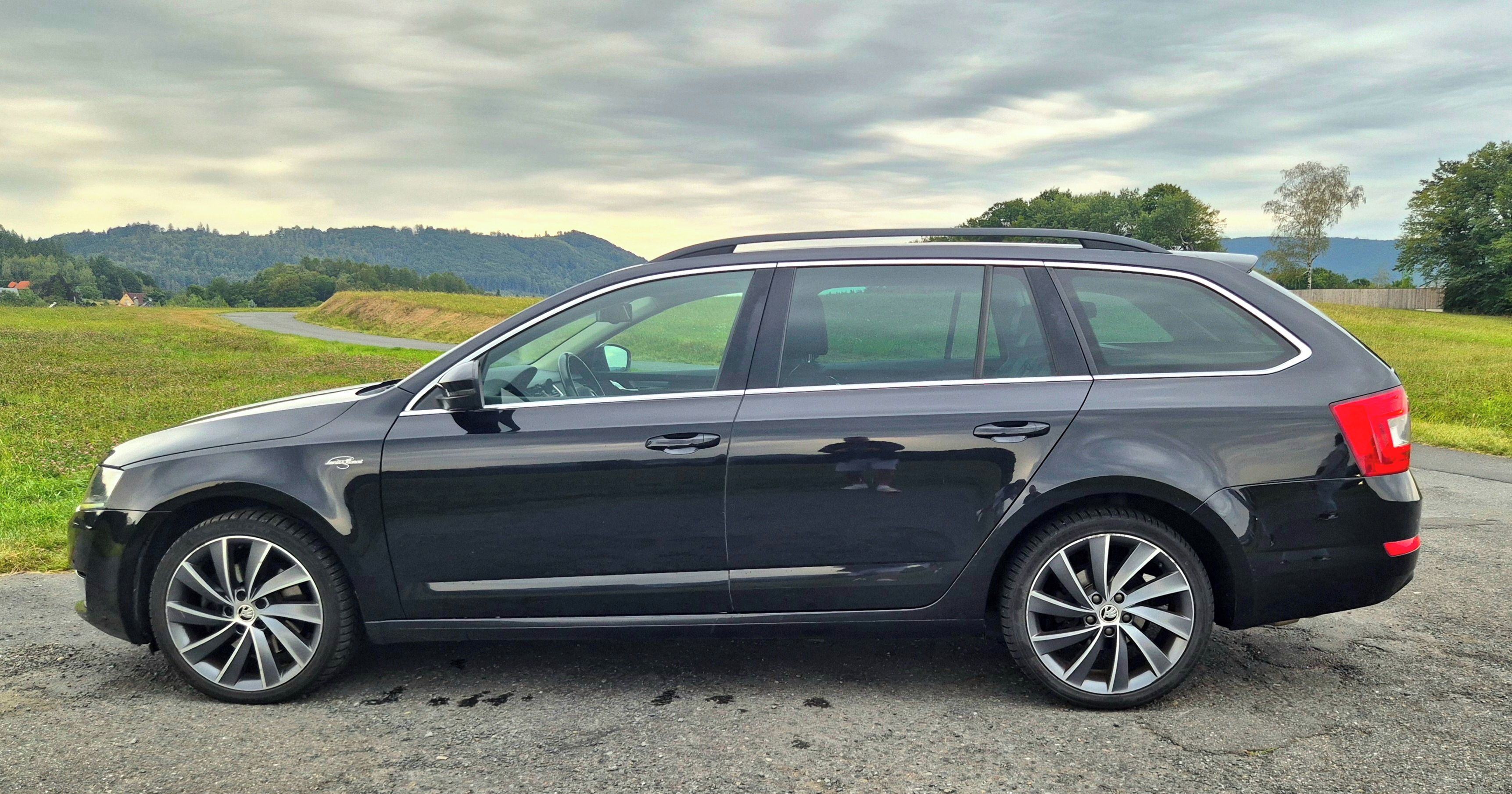 Škoda Octavia, L&K 2.0TDI, automat, 4x4 - fotka 3