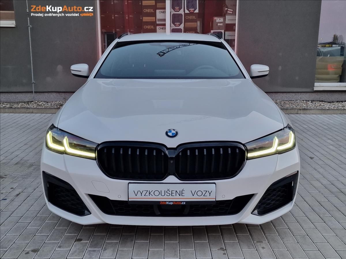 BMW Řada 5, 520d Xdrive M-Sport ČR,1.Maj. - fotka 4