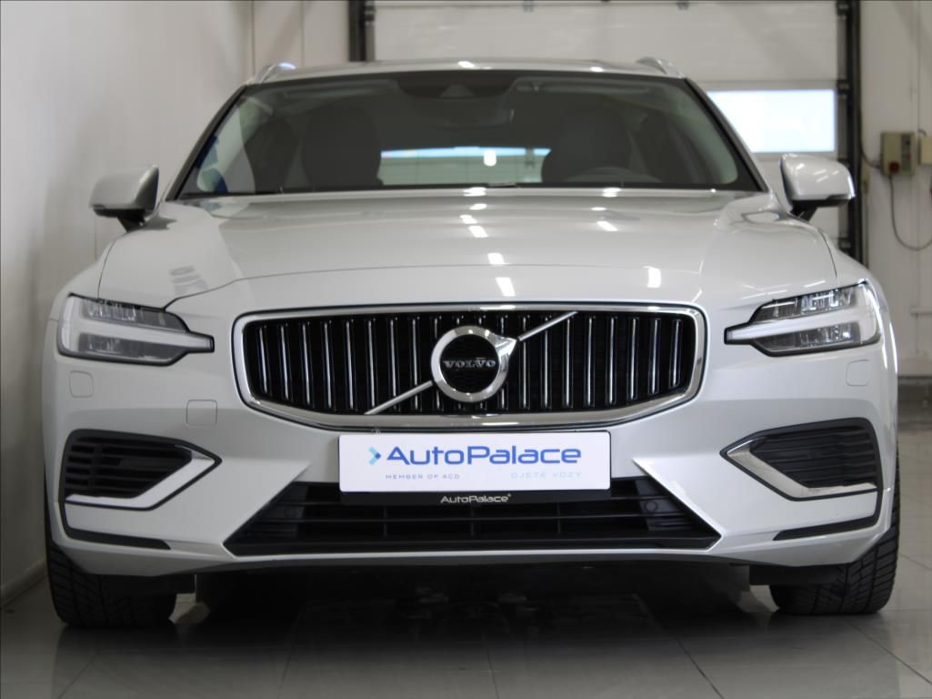 Volvo V60, 2,0 T8 AWD Recharge Insc.Vent. - fotka 2