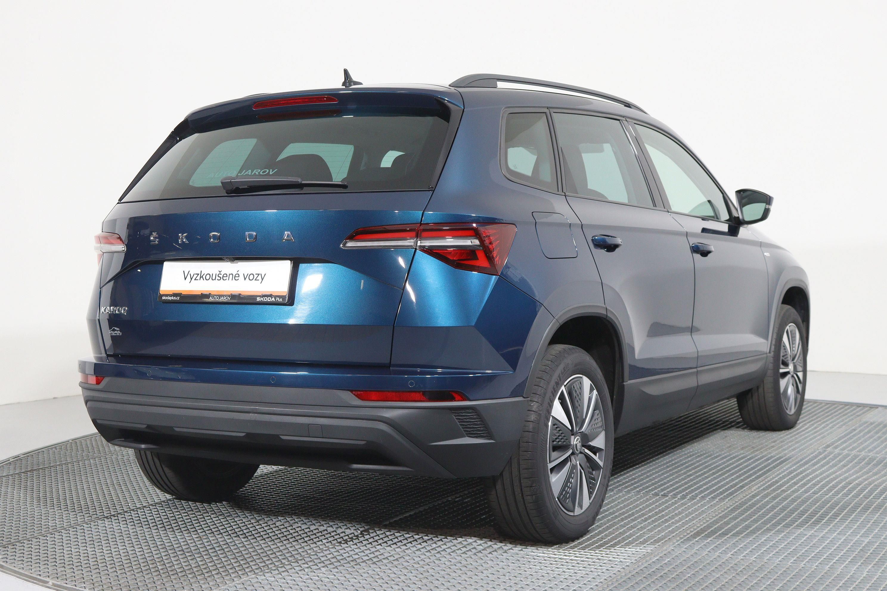 Škoda Karoq, 1,5 TSI DSG TOUR, tažné, panor - fotka 2