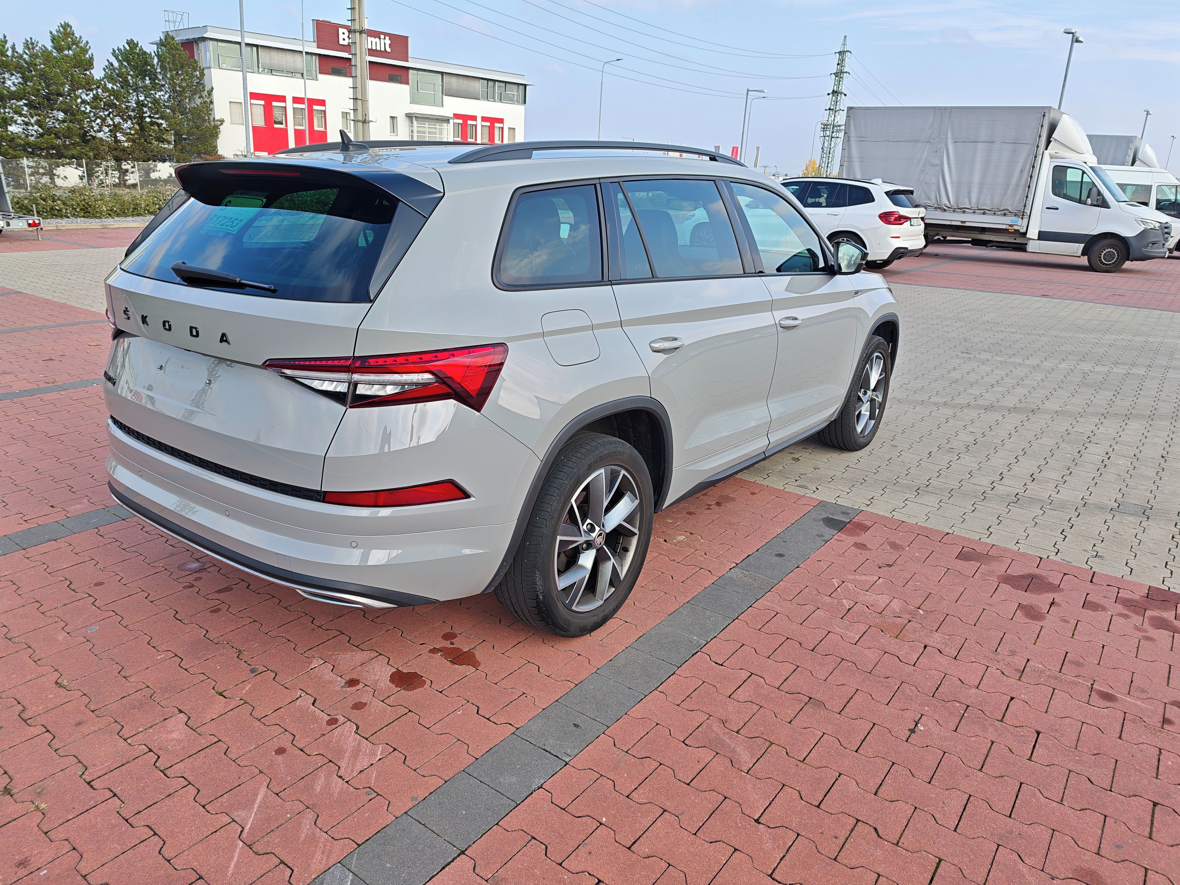 Škoda Kodiaq, Sportline, 7 míst, tažné - fotka 6