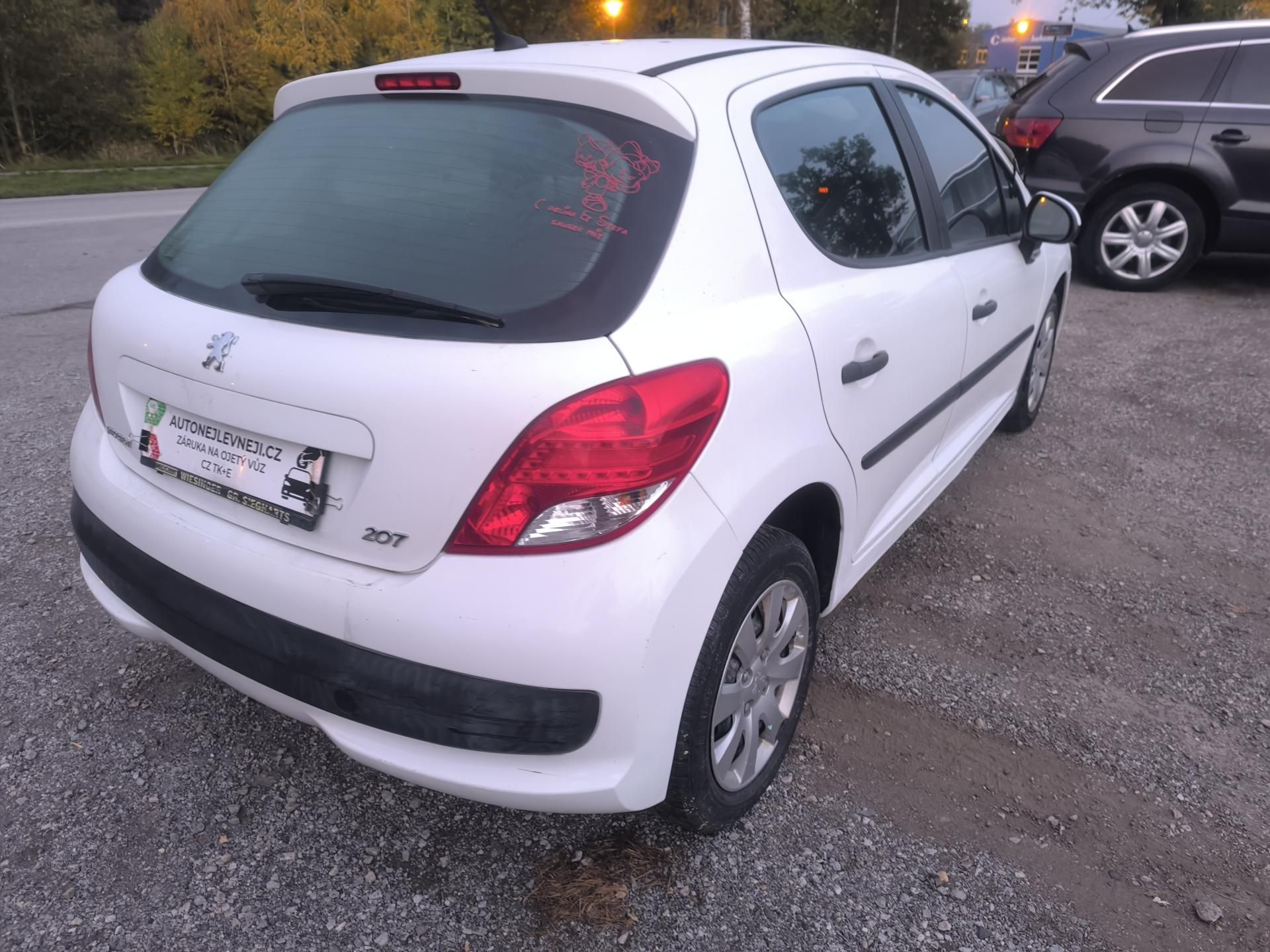 Peugeot 207, 1,4i54KW,PĚKNÝ,120KM,1MAJ63LET - fotka 4