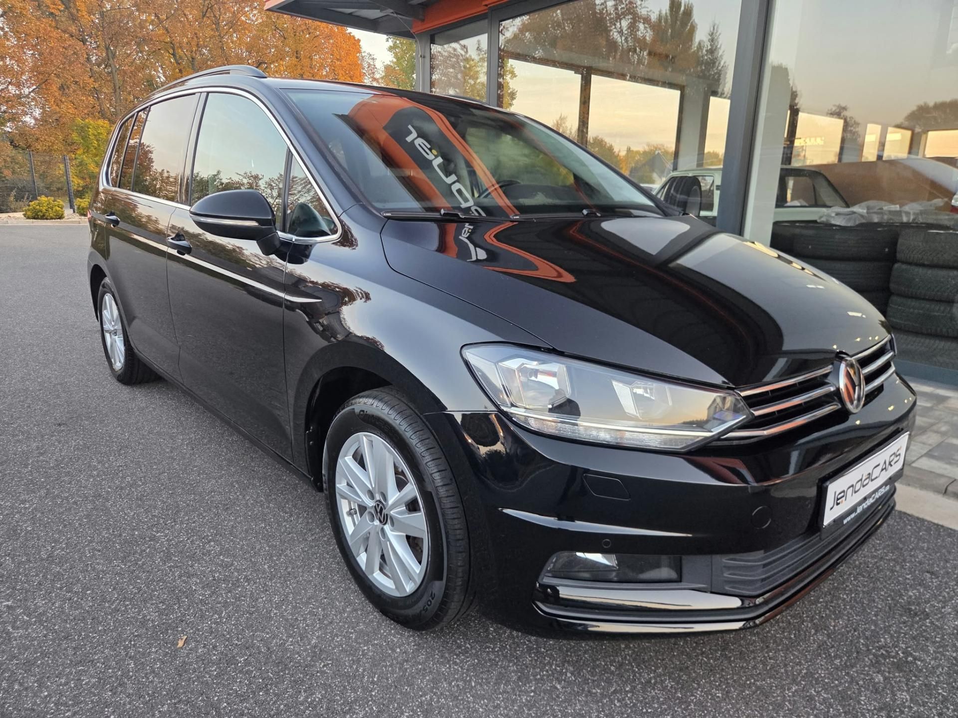 Volkswagen Touran, 1.5 TSI  7 MÍST - fotka 3