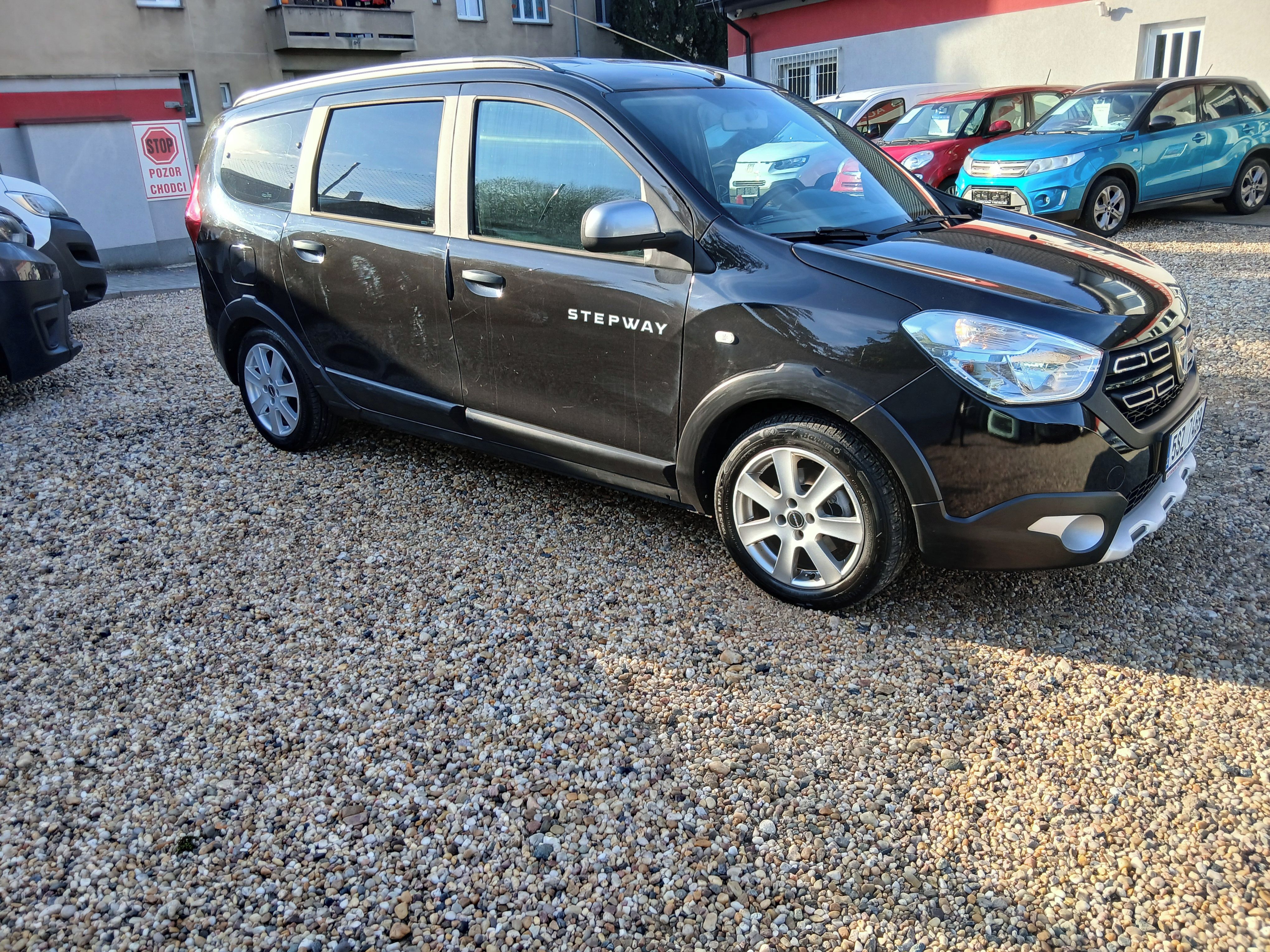 Dacia Lodgy, 1.2i 85KW 7Míst, Stepway - fotka 3