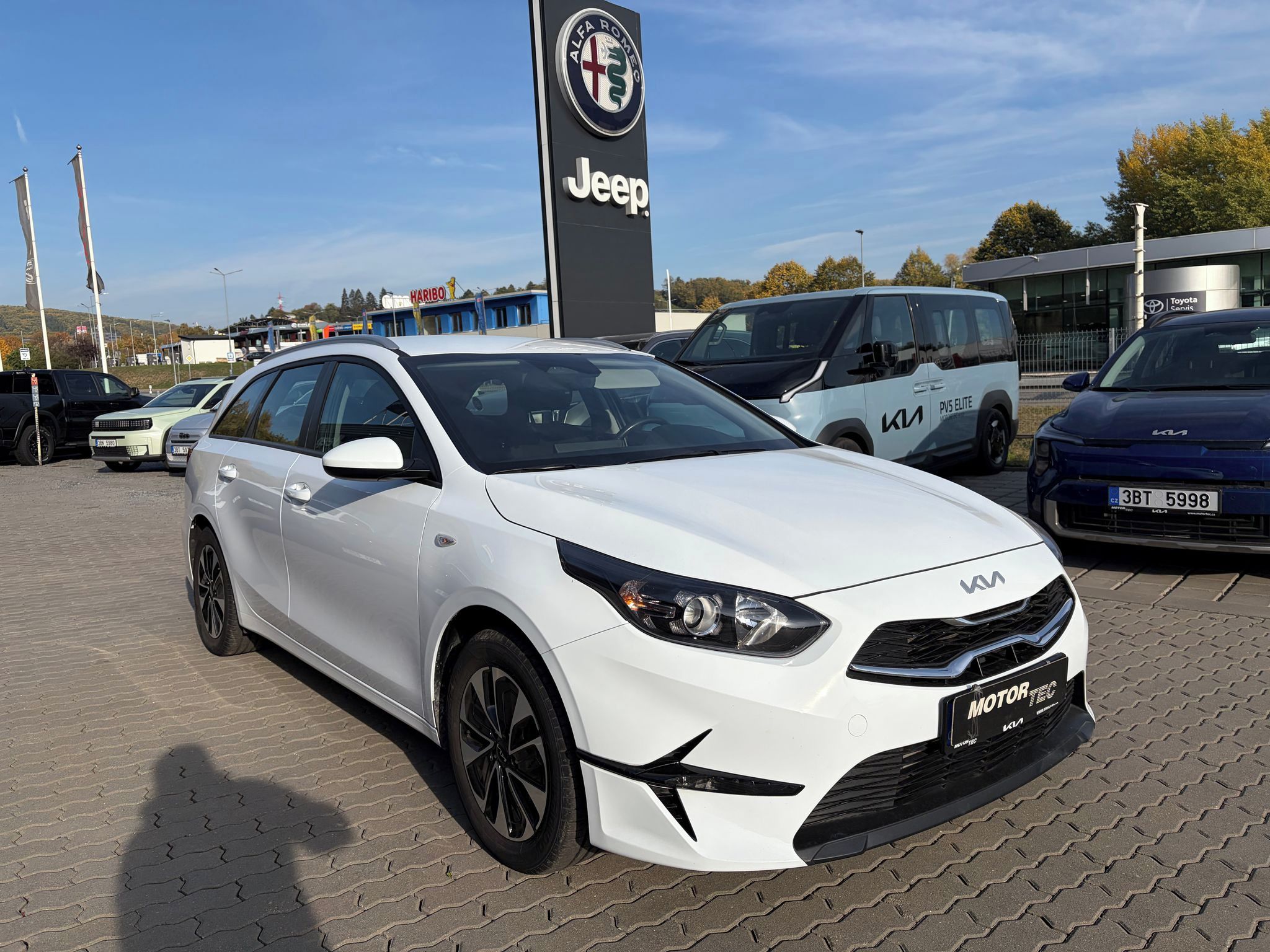 Kia Cee´d, 1.5 T-GDi SW 7DCT SPIN - fotka 2