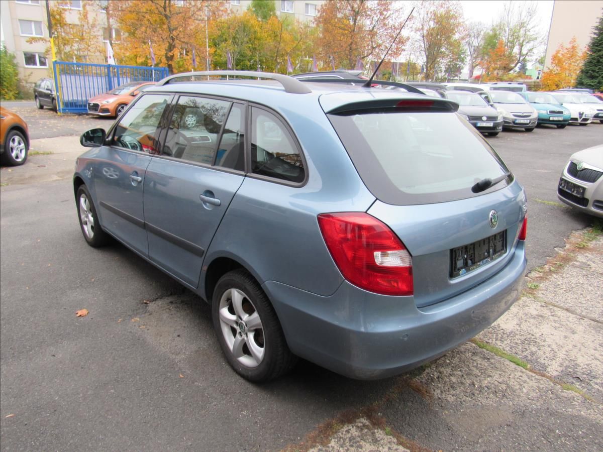 Škoda Fabia, 1,6 i 77kW Combi Ambiente - fotka 4