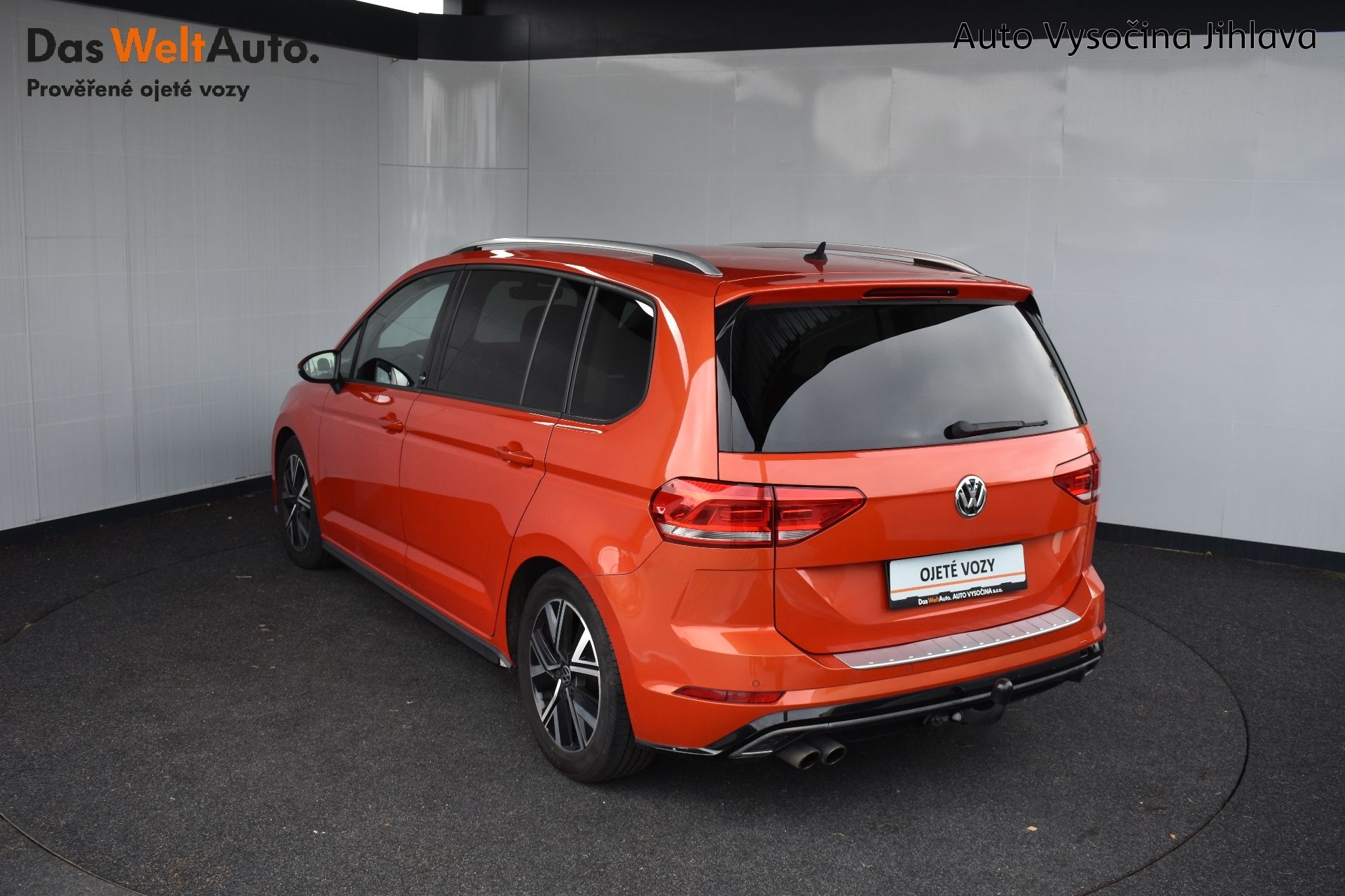 Volkswagen Touran, R-Line 1,4 TSI DSG 110kW tažné - fotka 6
