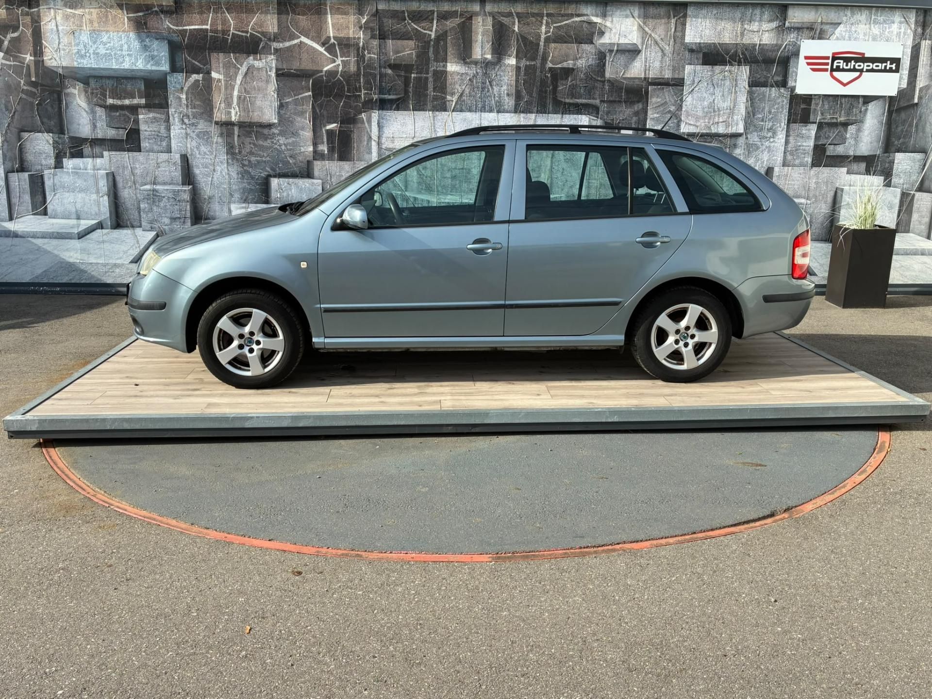 Škoda Fabia, 1.4MPi, 55KW, TEMP., TOP STAV - fotka 4